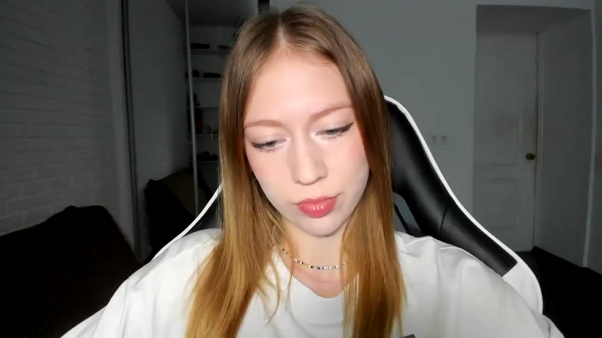 Gallery image thumbnail from RoboSasha's myfreecams stream on, 11/04/2024, 13:15 image 17 of 20