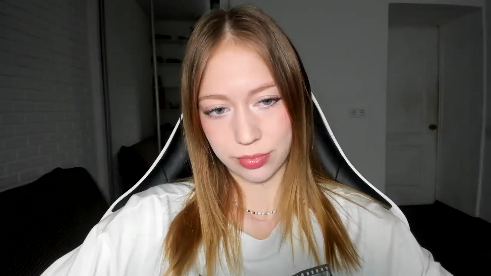 Gallery image thumbnail from RoboSasha's myfreecams stream on, 11/04/2024, 13:15 image 5 of 20