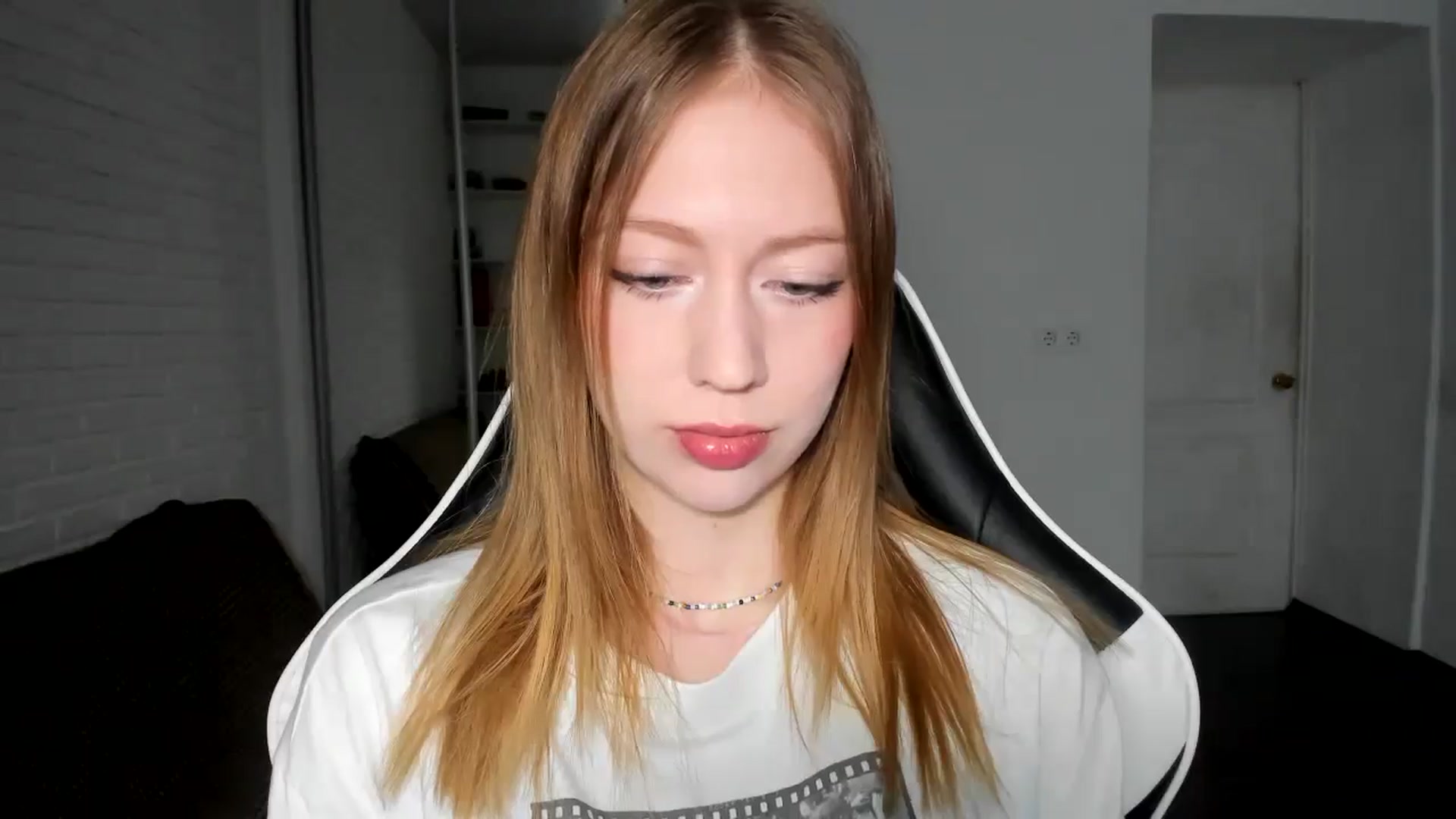 Gallery image thumbnail from RoboSasha's myfreecams stream on, 11/04/2024, 13:15 image 2 of 20