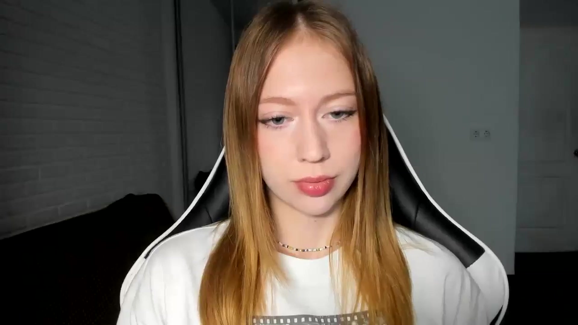 Gallery image thumbnail from RoboSasha's myfreecams stream on, 11/04/2024, 13:15 image 18 of 20