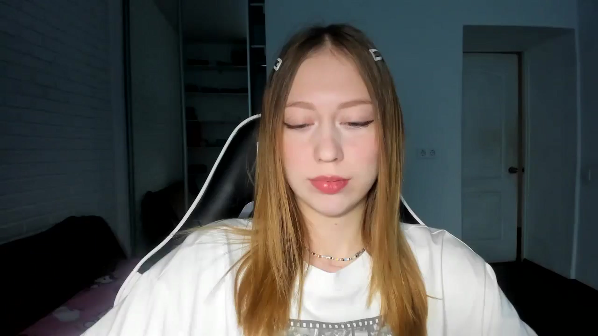 Gallery image thumbnail from RoboSasha's myfreecams stream on, 11/08/2024, 13:25 image 7 of 20