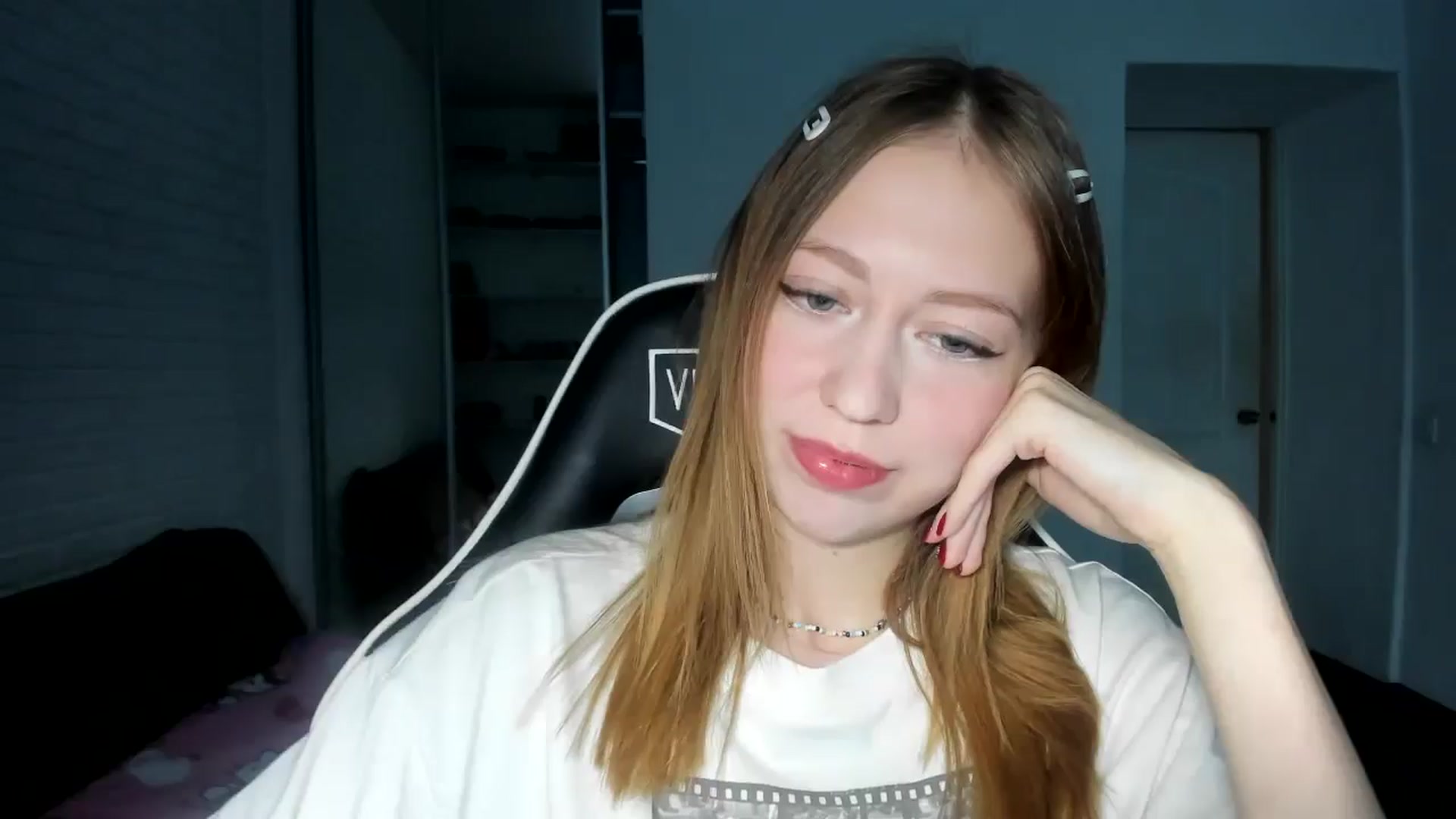 Gallery image thumbnail from RoboSasha's myfreecams stream on, 11/08/2024, 13:25 image 13 of 20