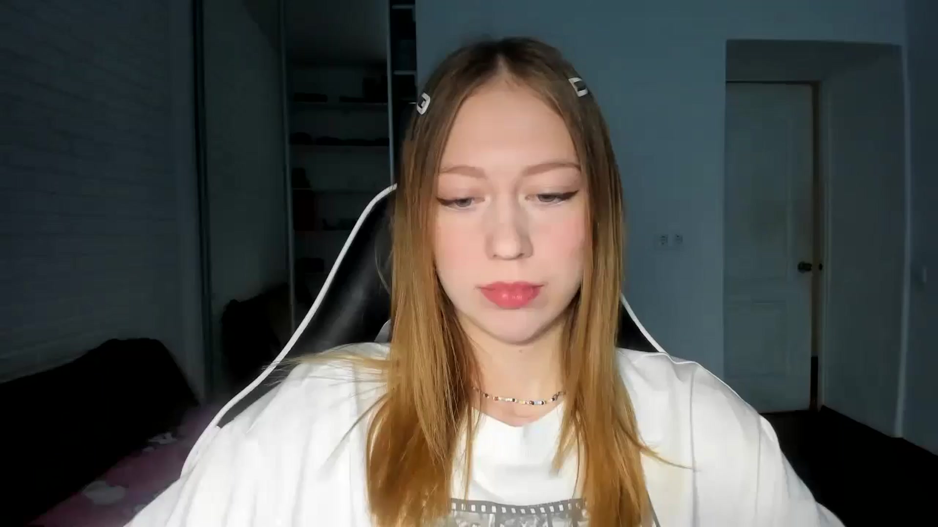 Gallery image thumbnail from RoboSasha's myfreecams stream on, 11/08/2024, 13:25 image 5 of 20