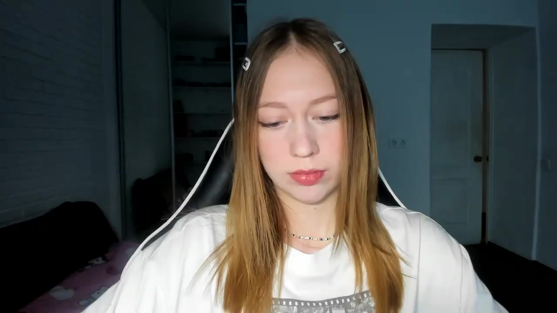 Gallery image thumbnail from RoboSasha's myfreecams stream on, 11/08/2024, 13:25 image 12 of 20