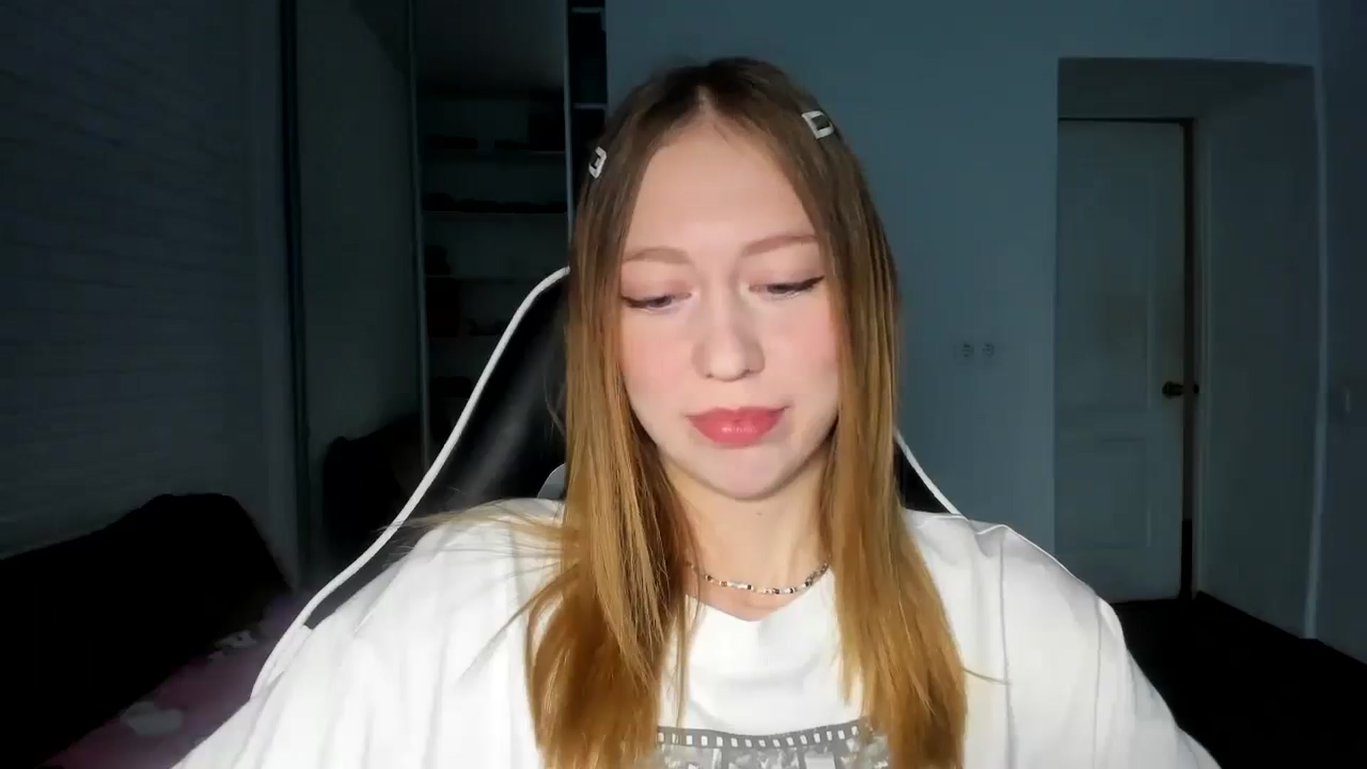 Gallery image thumbnail from RoboSasha's myfreecams stream on, 11/08/2024, 13:25 image 8 of 20