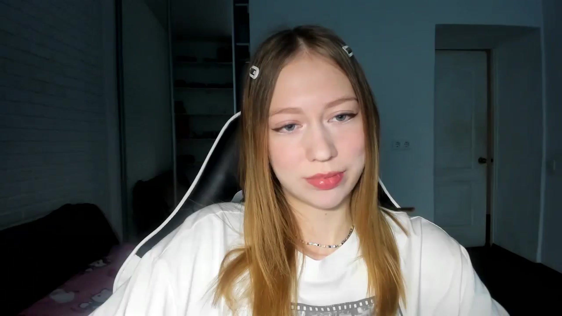 Gallery image thumbnail from RoboSasha's myfreecams stream on, 11/08/2024, 13:25 image 20 of 20