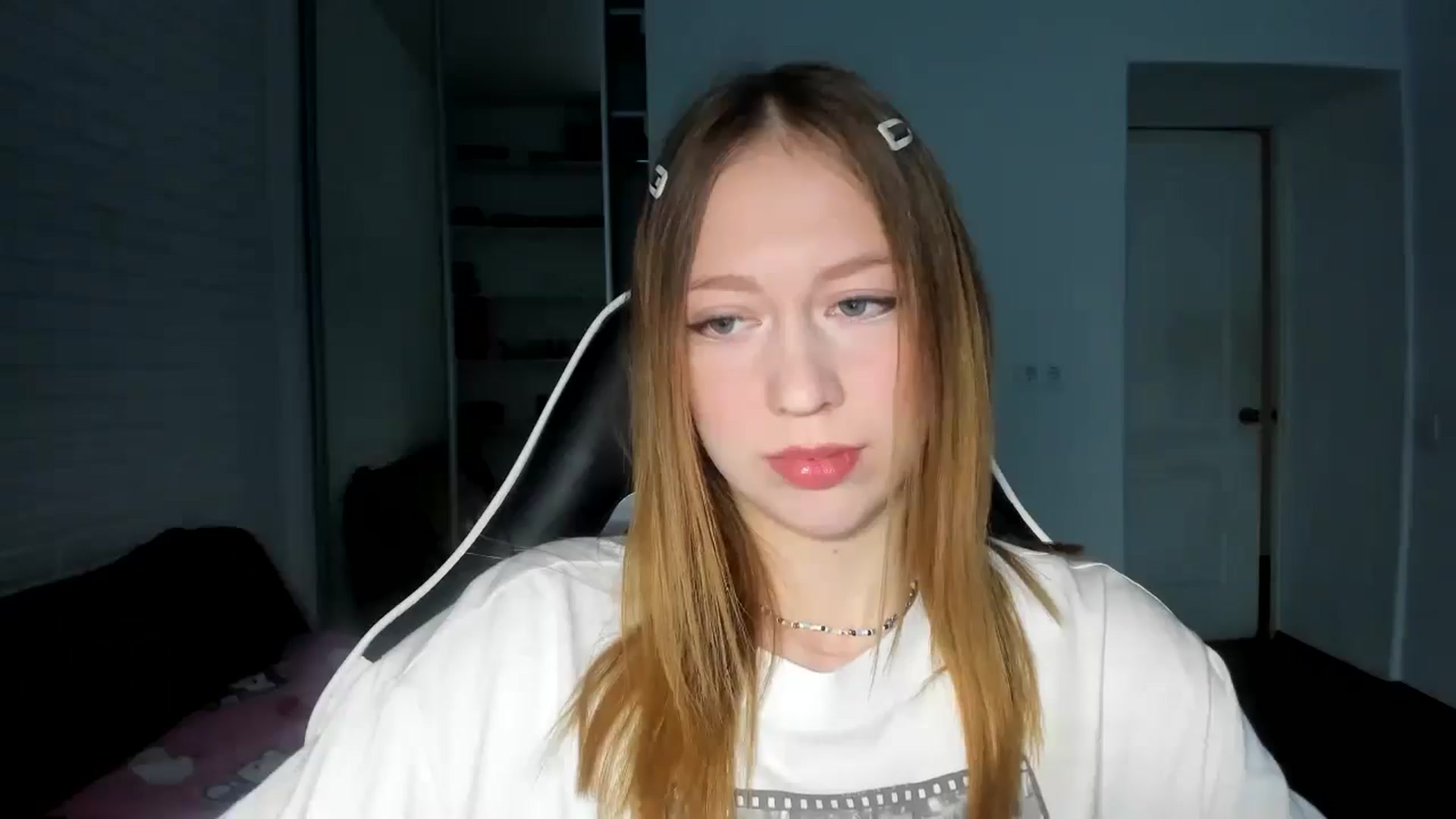 Gallery image thumbnail from RoboSasha's myfreecams stream on, 11/08/2024, 13:25 image 19 of 20