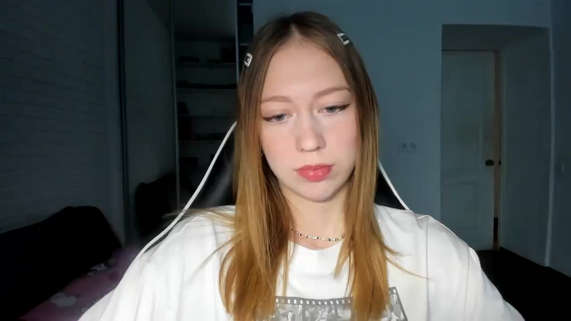 Gallery image thumbnail from RoboSasha's myfreecams stream on, 11/08/2024, 13:25 image 4 of 20