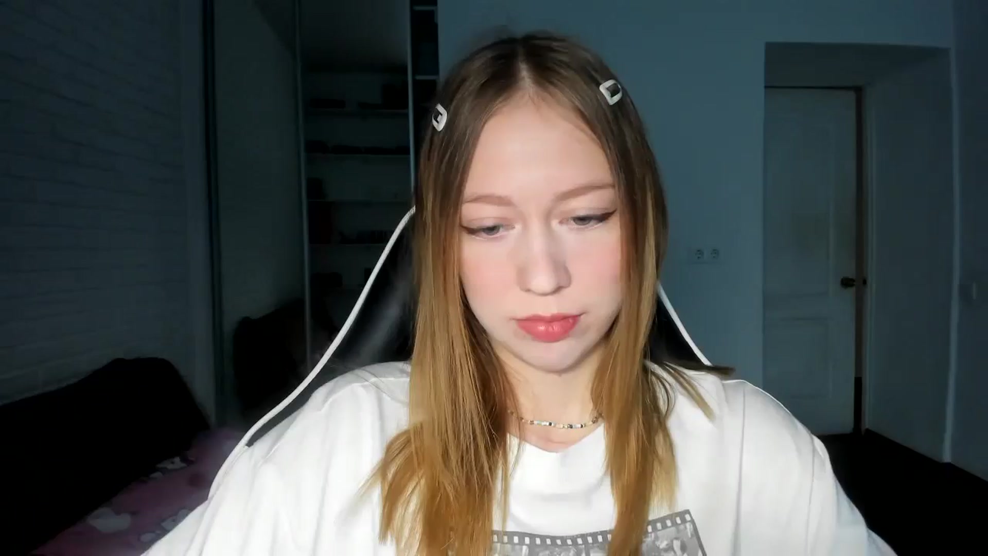 Gallery image thumbnail from RoboSasha's myfreecams stream on, 11/08/2024, 13:25 image 14 of 20