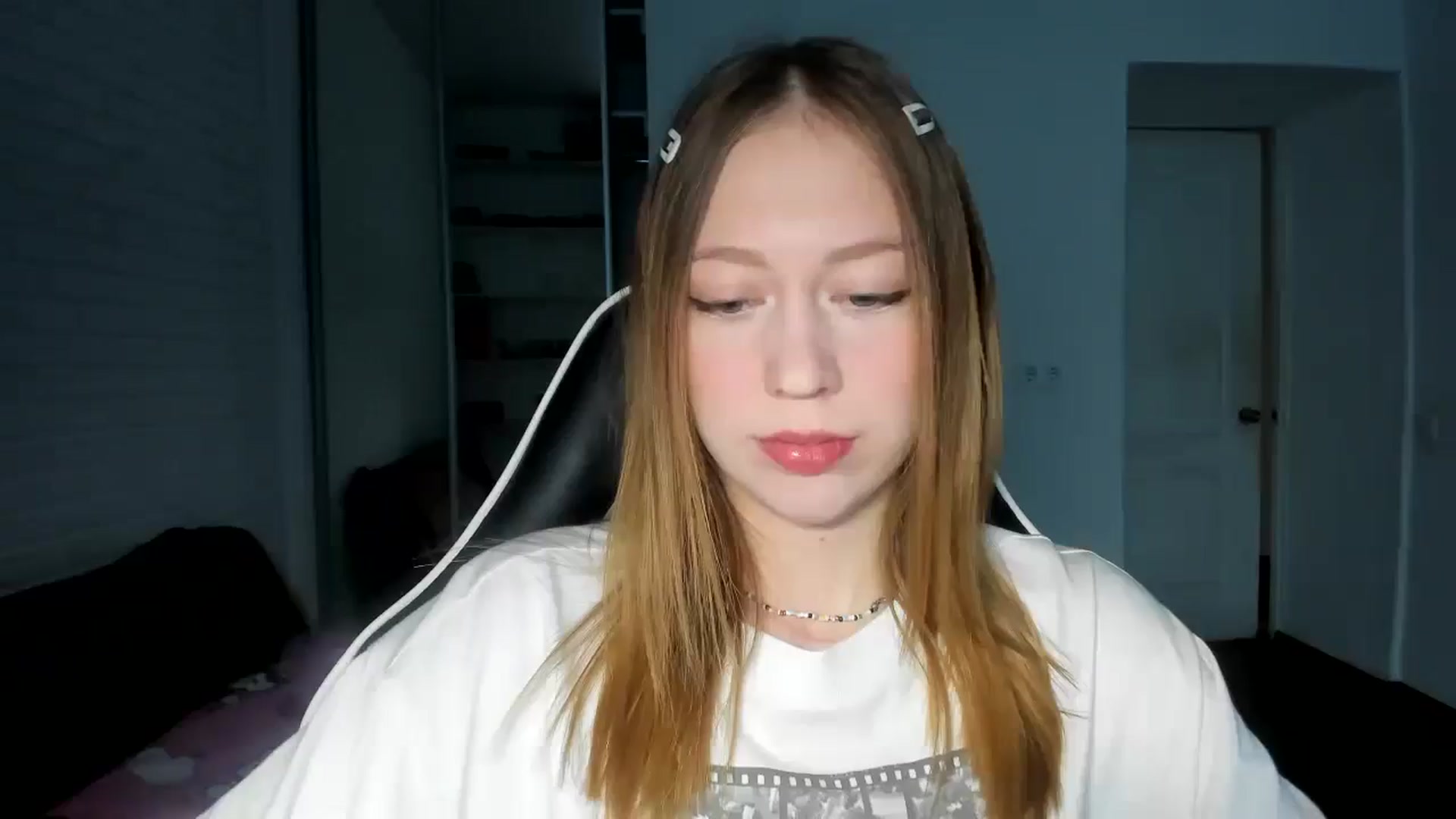 Gallery image thumbnail from RoboSasha's myfreecams stream on, 11/08/2024, 13:25 image 11 of 20