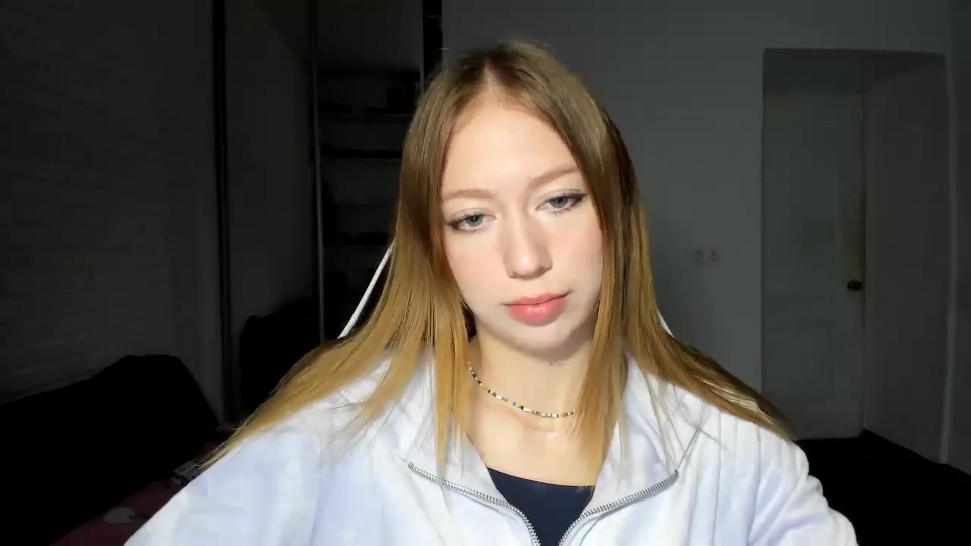 Gallery image thumbnail from RoboSasha's myfreecams stream on, 11/10/2024, 13:52 image 5 of 20