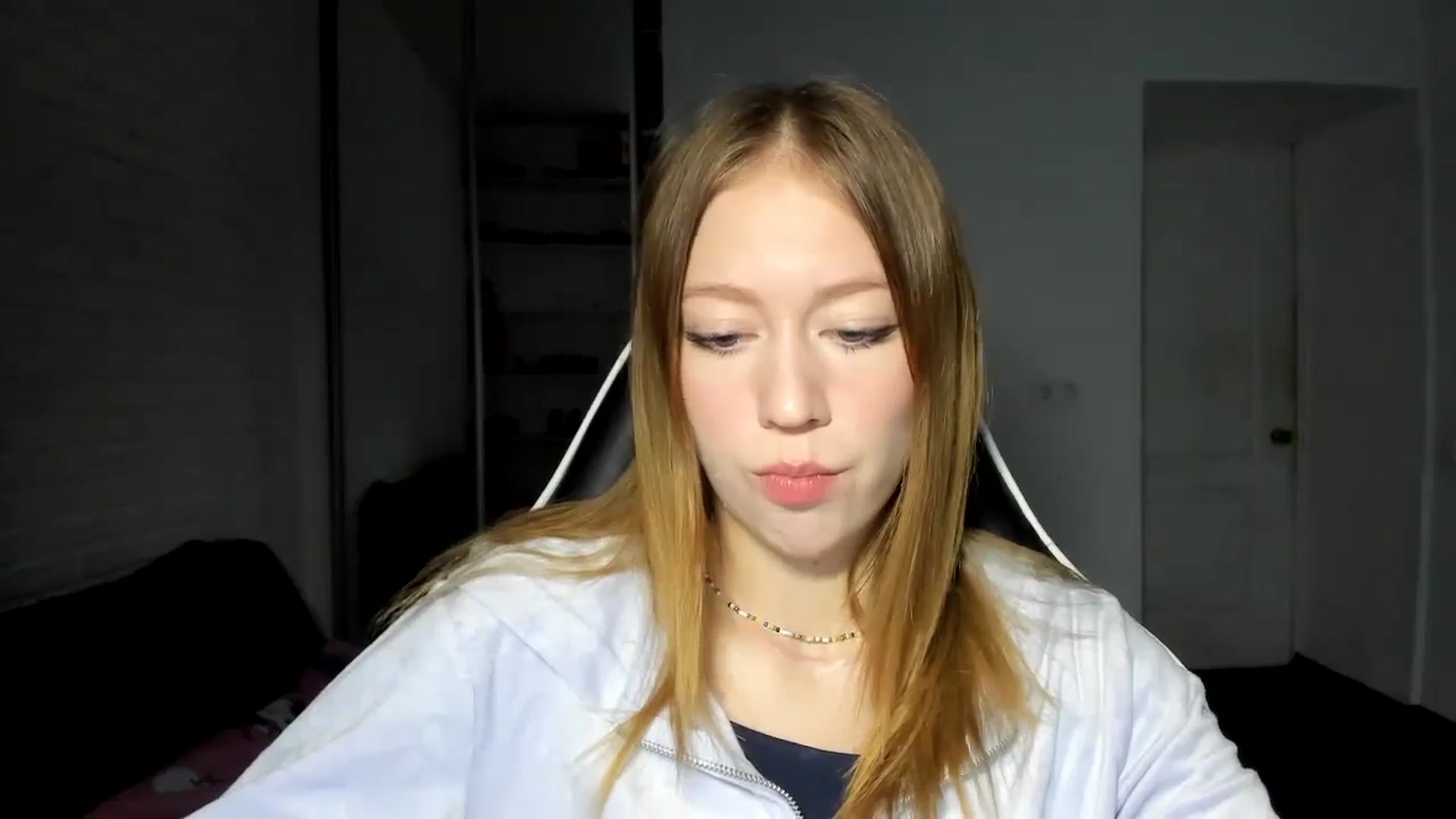 Gallery image thumbnail from RoboSasha's myfreecams stream on, 11/10/2024, 13:52 image 11 of 20