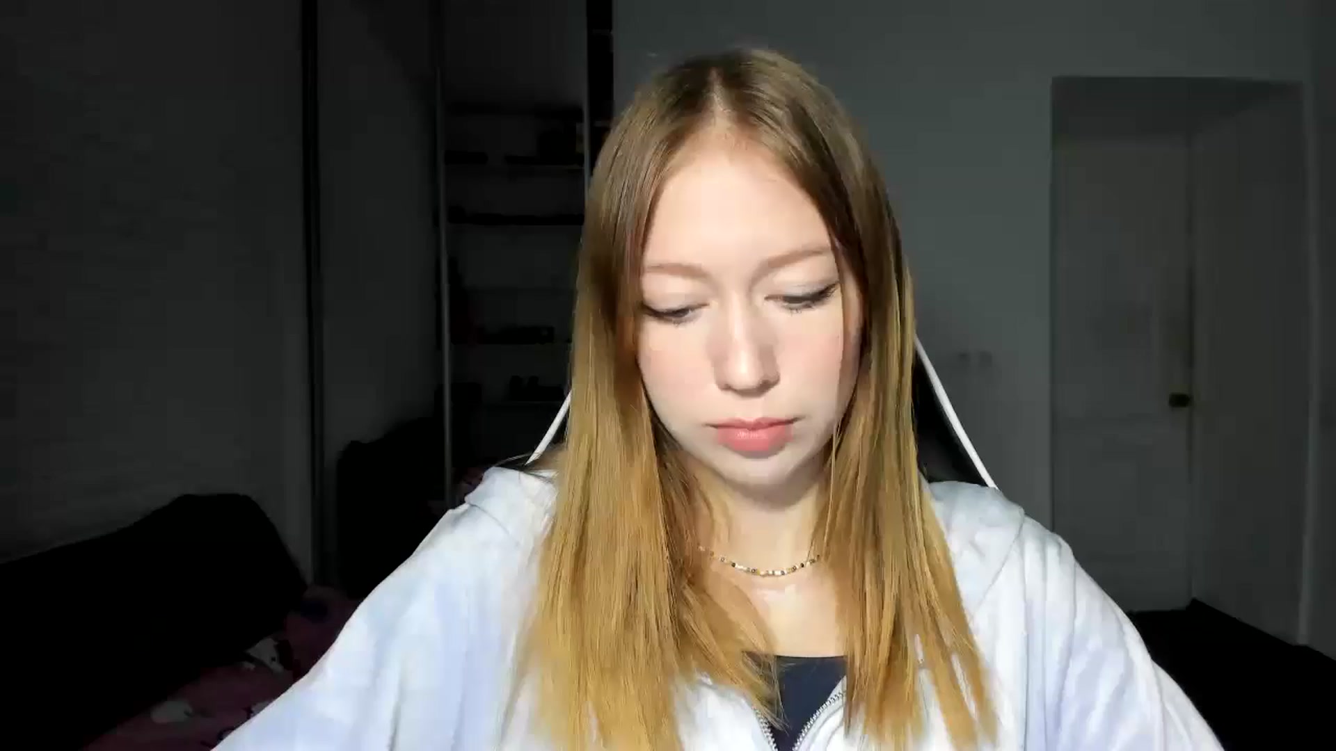 Gallery image thumbnail from RoboSasha's myfreecams stream on, 11/10/2024, 13:52 image 1 of 20