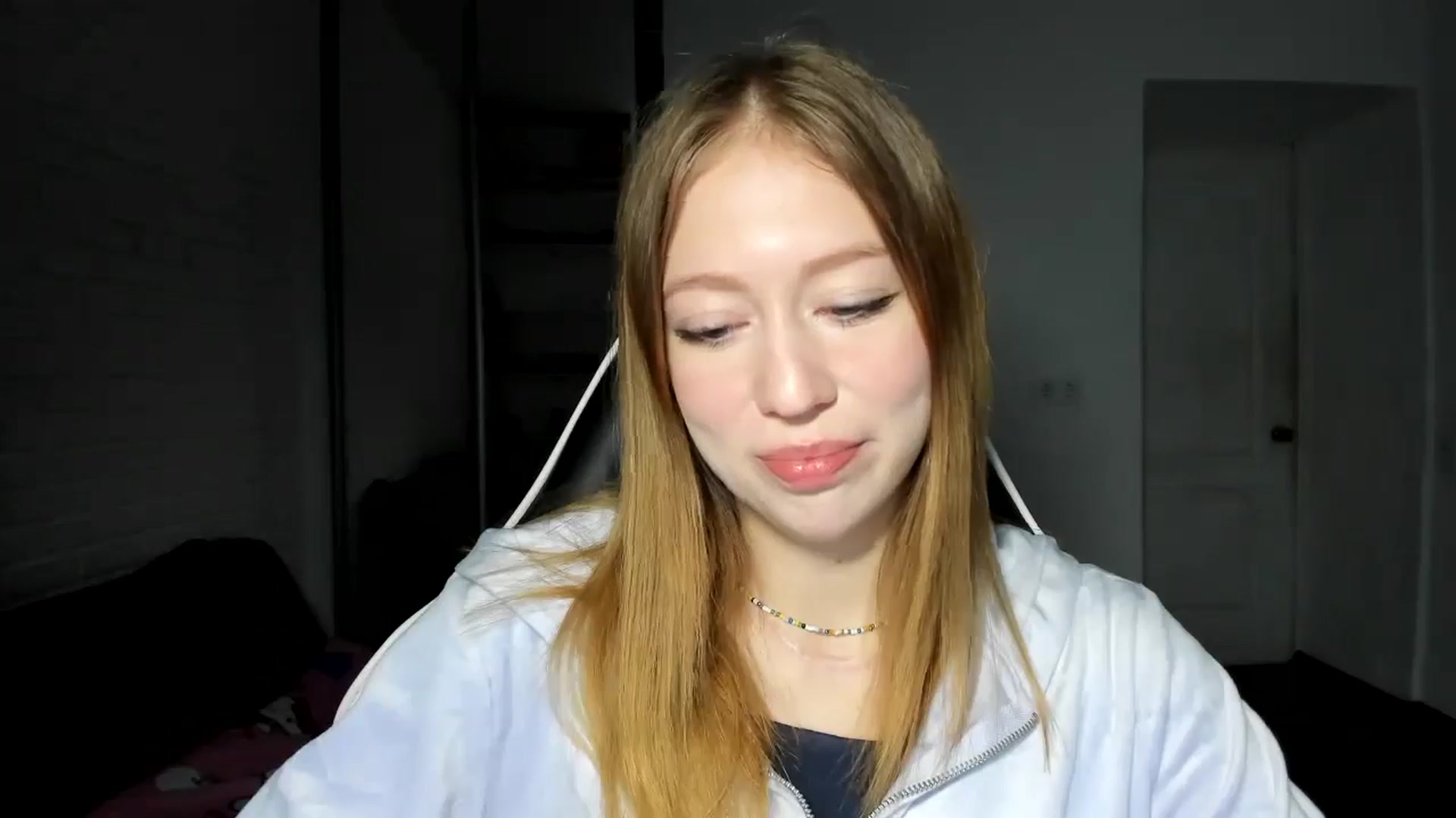 Gallery image thumbnail from RoboSasha's myfreecams stream on, 11/10/2024, 13:52 image 17 of 20