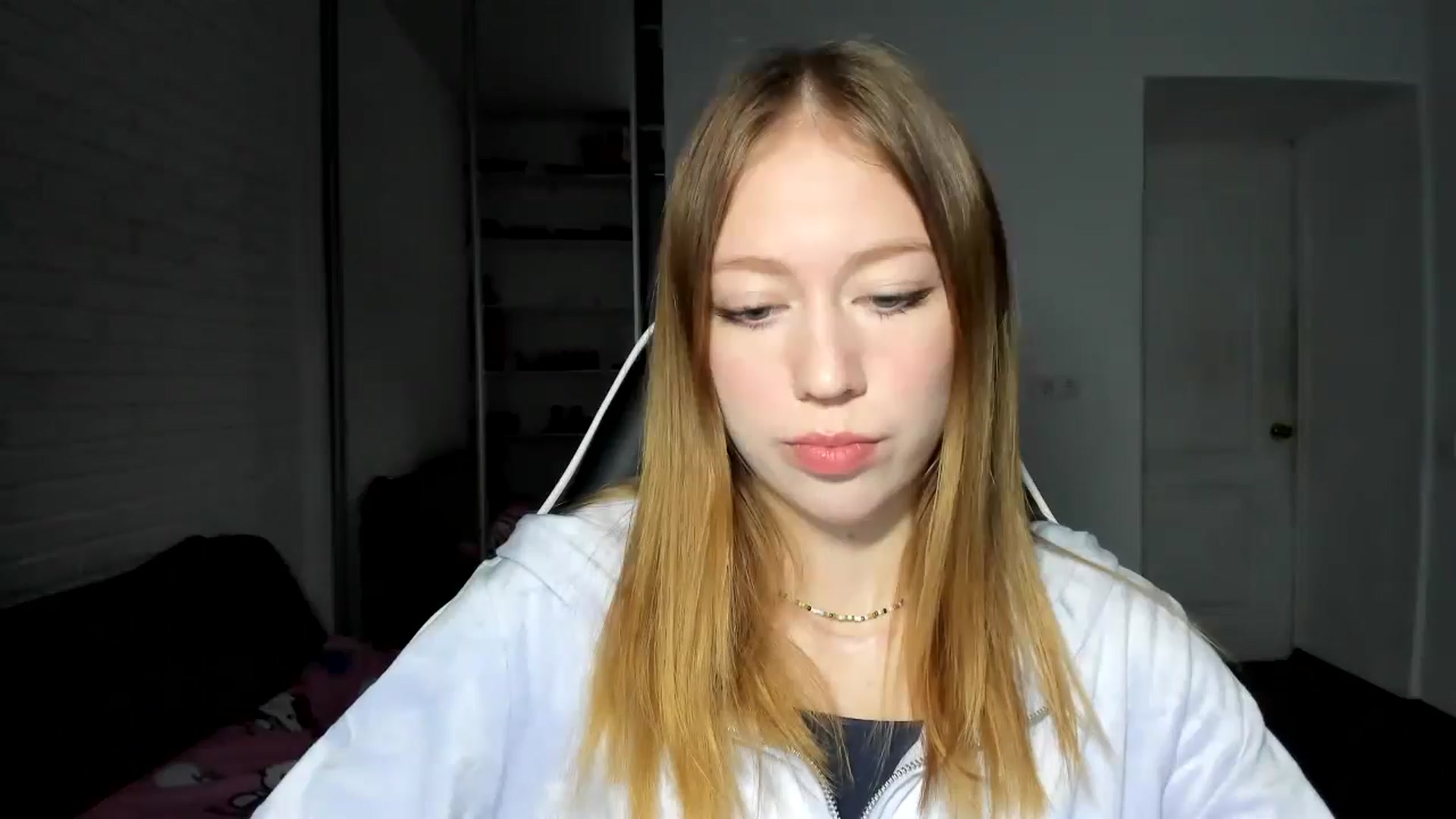Gallery image thumbnail from RoboSasha's myfreecams stream on, 11/10/2024, 13:52 image 3 of 20