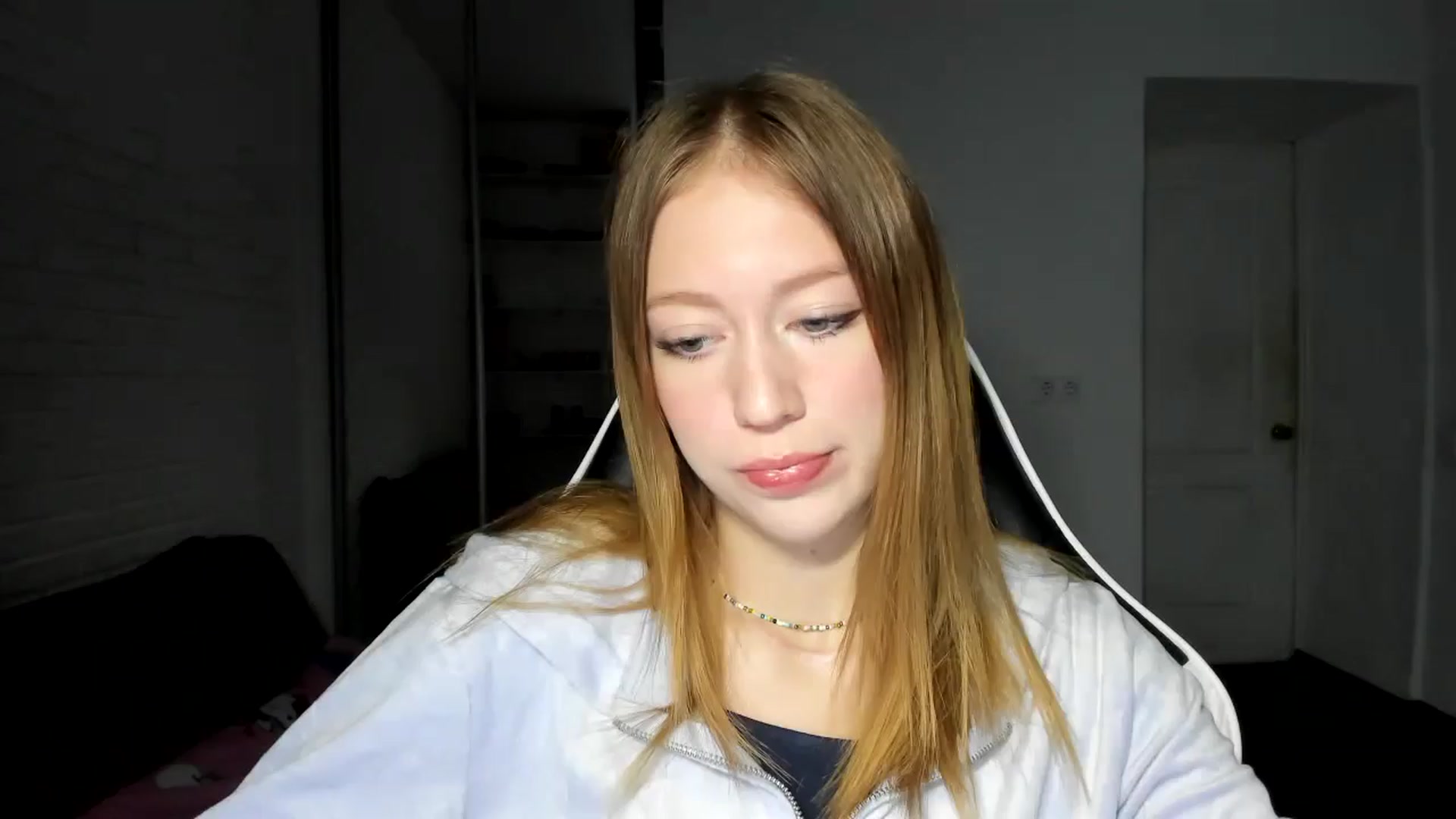 Gallery image thumbnail from RoboSasha's myfreecams stream on, 11/10/2024, 13:52 image 13 of 20