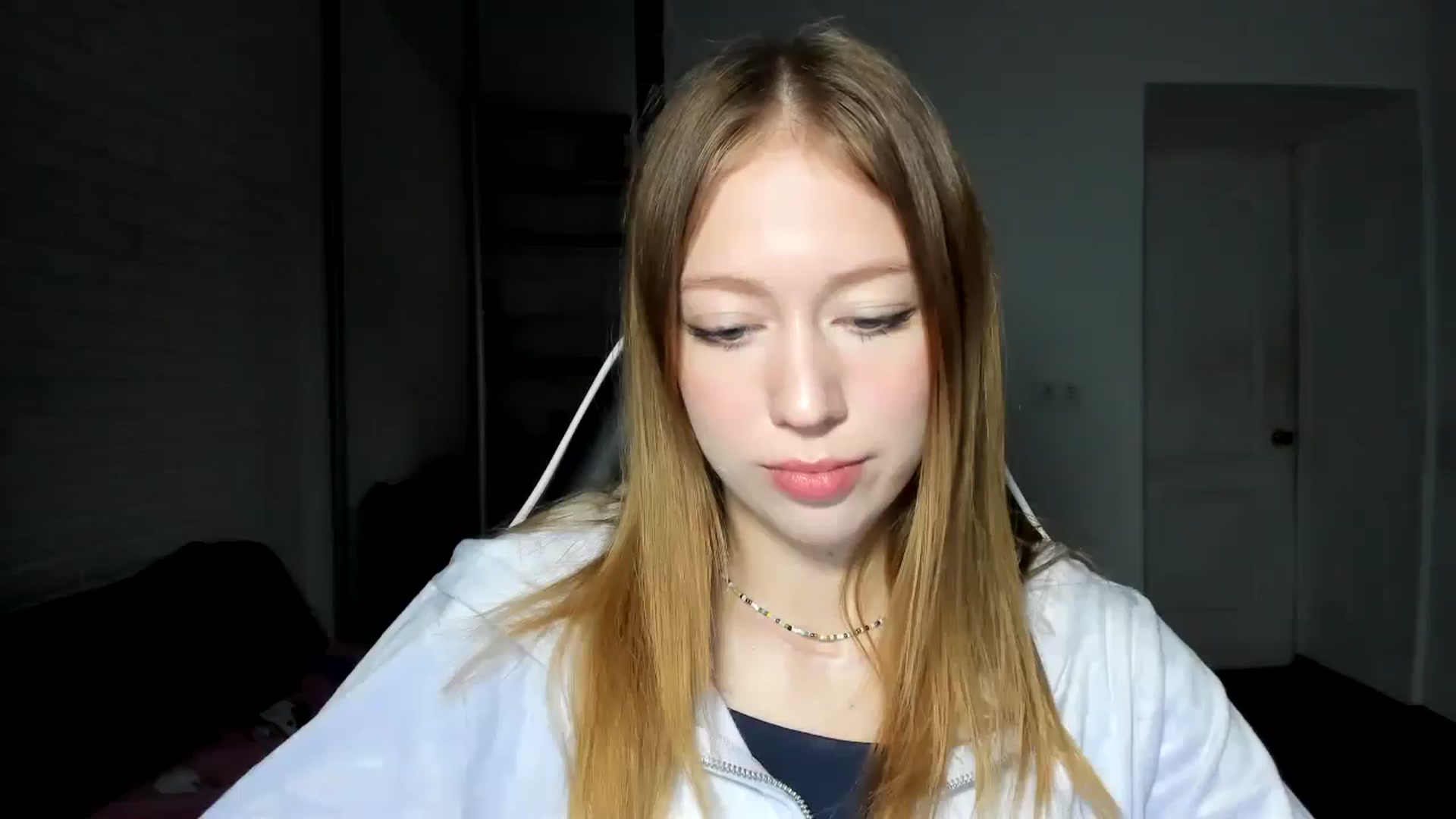 Gallery image thumbnail from RoboSasha's myfreecams stream on, 11/10/2024, 13:52 image 19 of 20