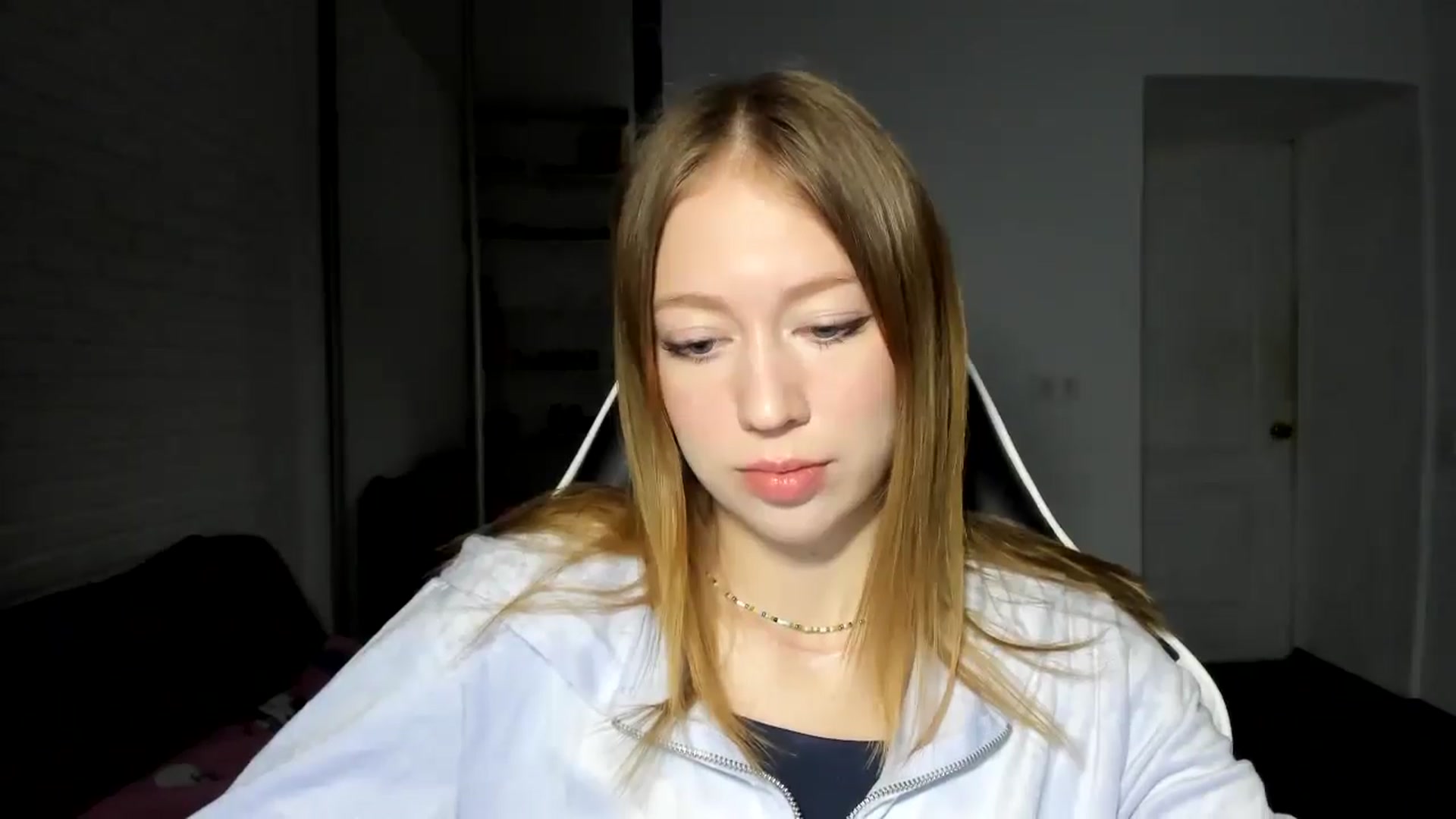 Gallery image thumbnail from RoboSasha's myfreecams stream on, 11/10/2024, 13:52 image 14 of 20