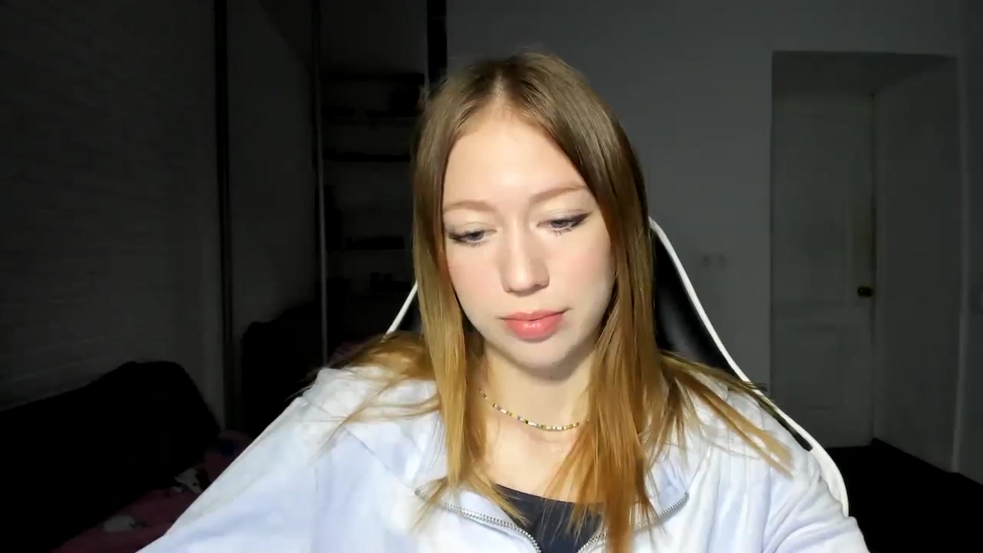 Gallery image thumbnail from RoboSasha's myfreecams stream on, 11/10/2024, 13:52 image 15 of 20