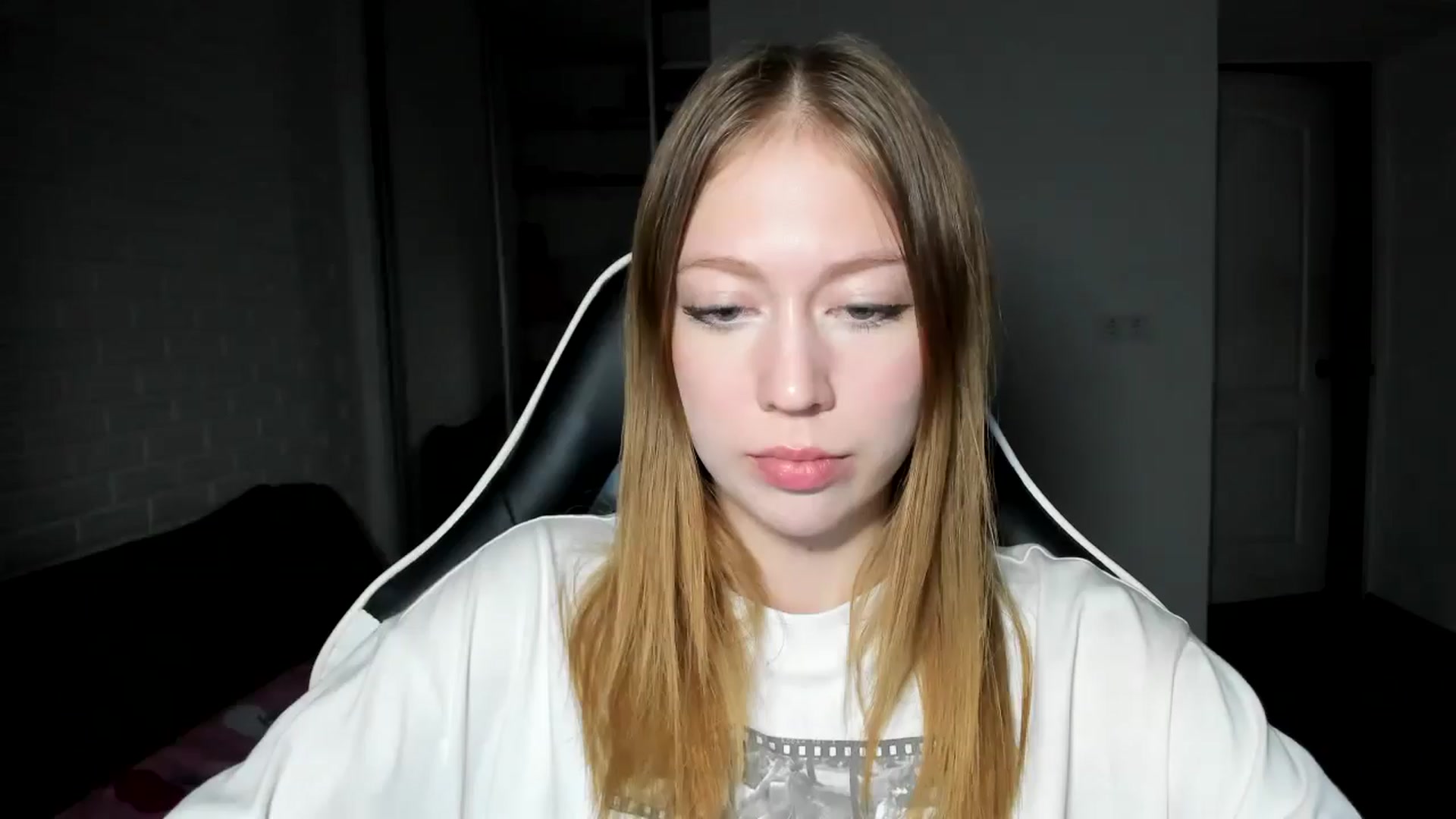 Gallery image thumbnail from RoboSasha's myfreecams stream on, 11/11/2024, 14:51 image 6 of 20