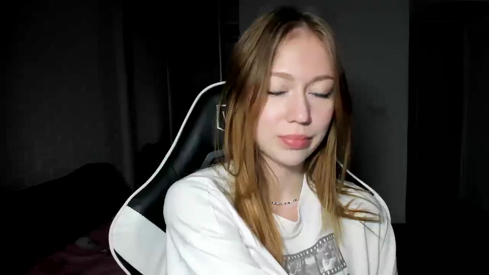 Gallery image thumbnail from RoboSasha's myfreecams stream on, 11/11/2024, 14:51 image 20 of 20