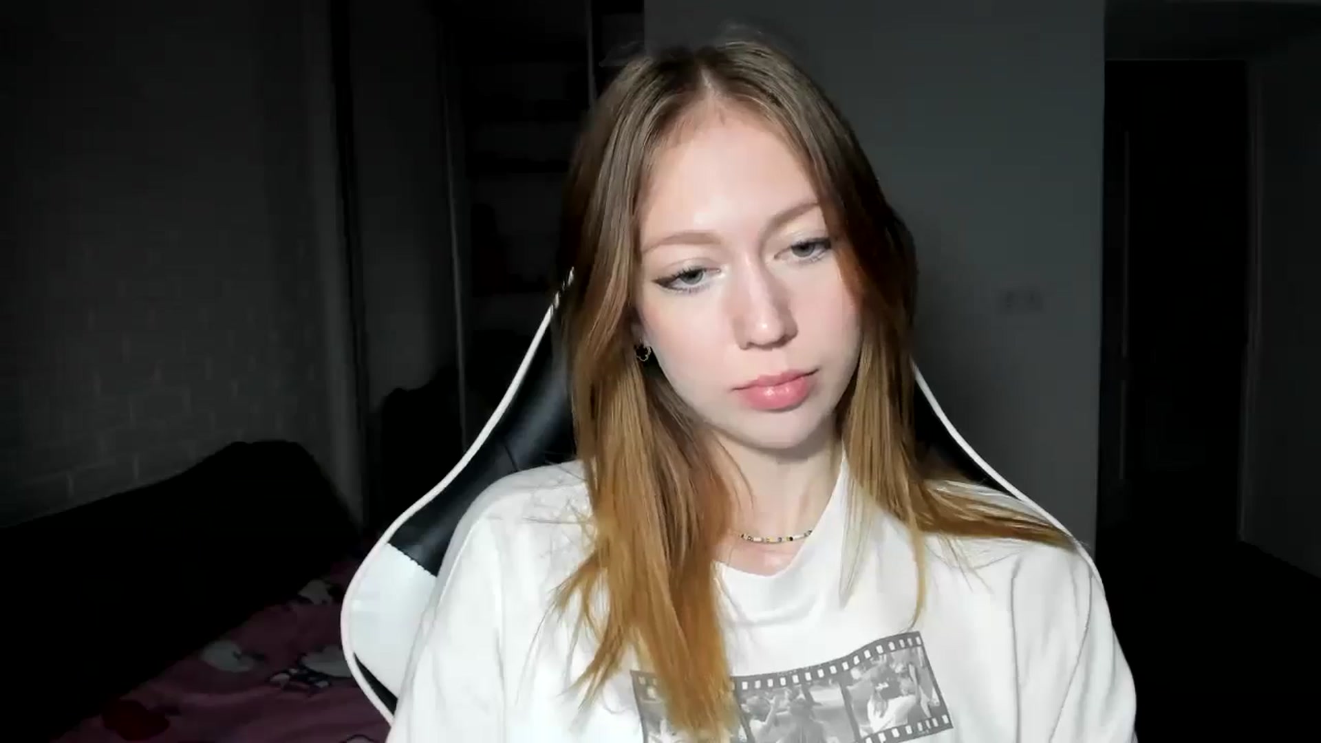 Gallery image thumbnail from RoboSasha's myfreecams stream on, 11/11/2024, 14:51 image 17 of 20