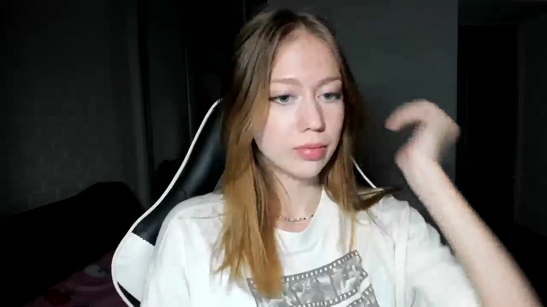 Gallery image thumbnail from RoboSasha's myfreecams stream on, 11/11/2024, 14:51 image 16 of 20