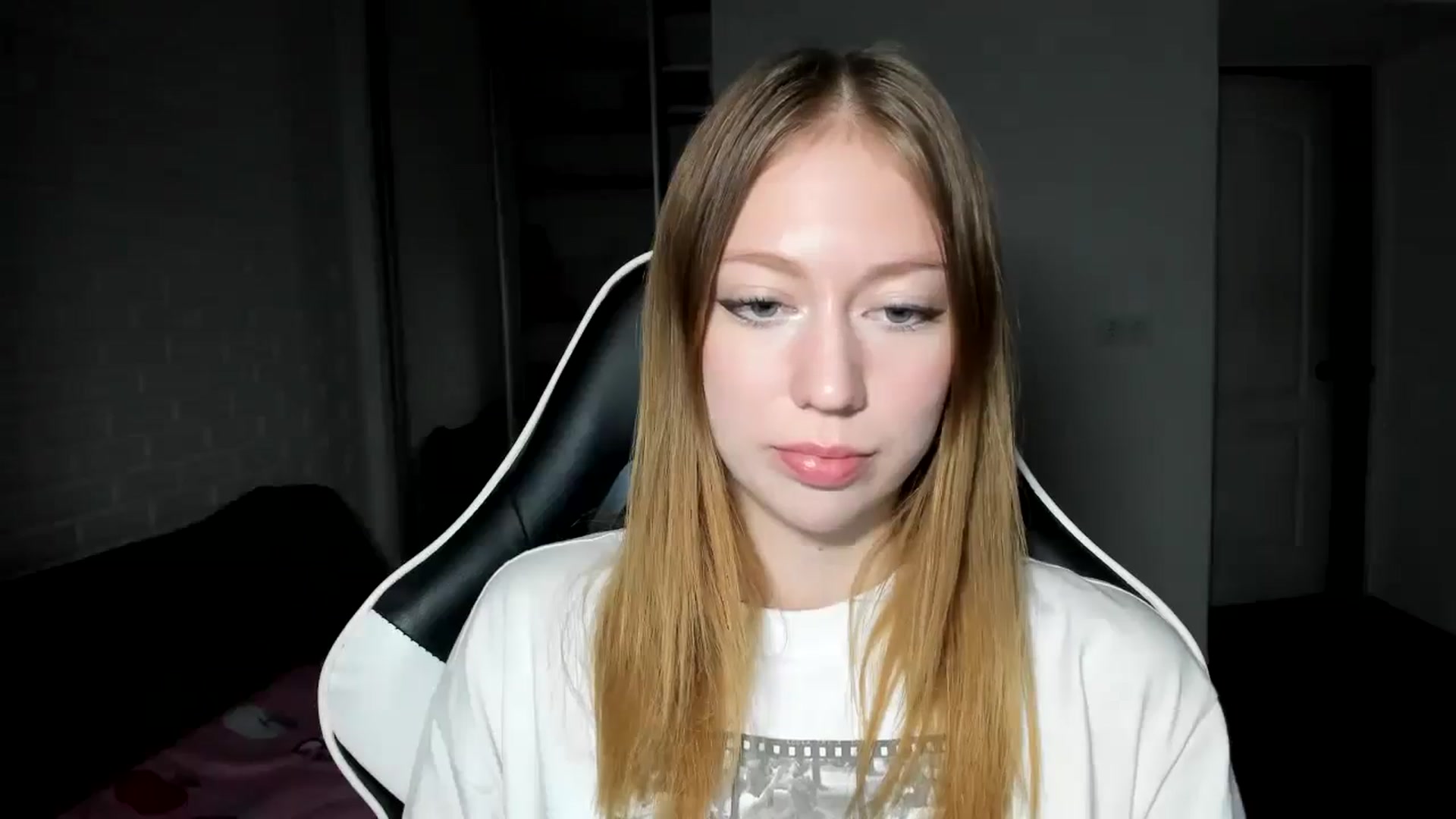 Gallery image thumbnail from RoboSasha's myfreecams stream on, 11/11/2024, 14:51 image 3 of 20