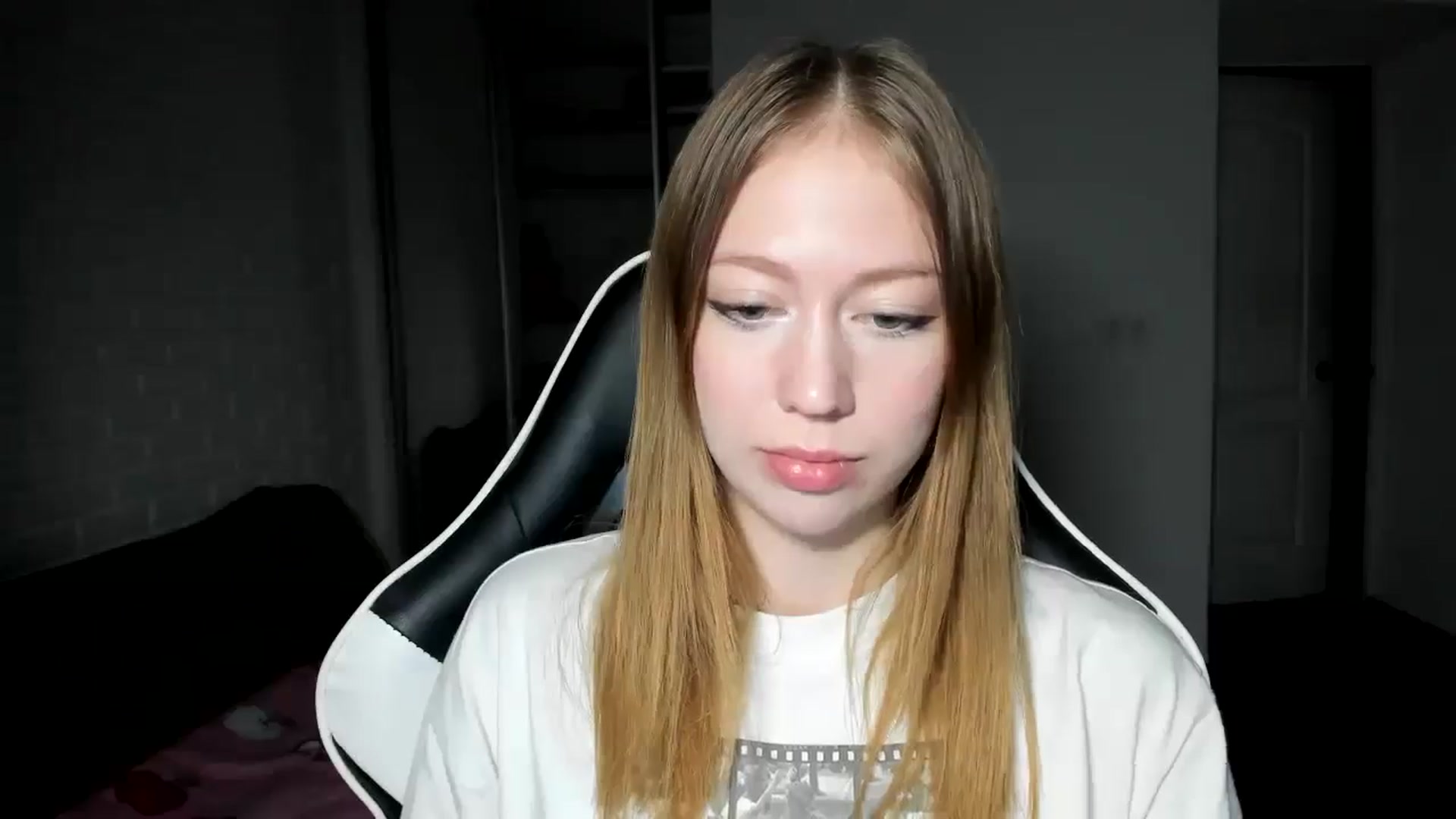 Gallery image thumbnail from RoboSasha's myfreecams stream on, 11/11/2024, 14:51 image 4 of 20
