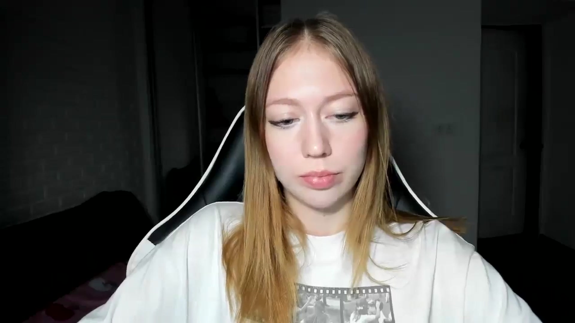 Gallery image thumbnail from RoboSasha's myfreecams stream on, 11/11/2024, 14:51 image 7 of 20