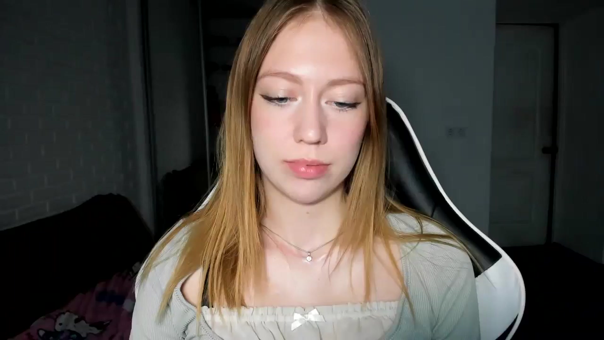 Gallery image thumbnail from RoboSasha's myfreecams stream on, 11/14/2024, 14:04 image 20 of 20