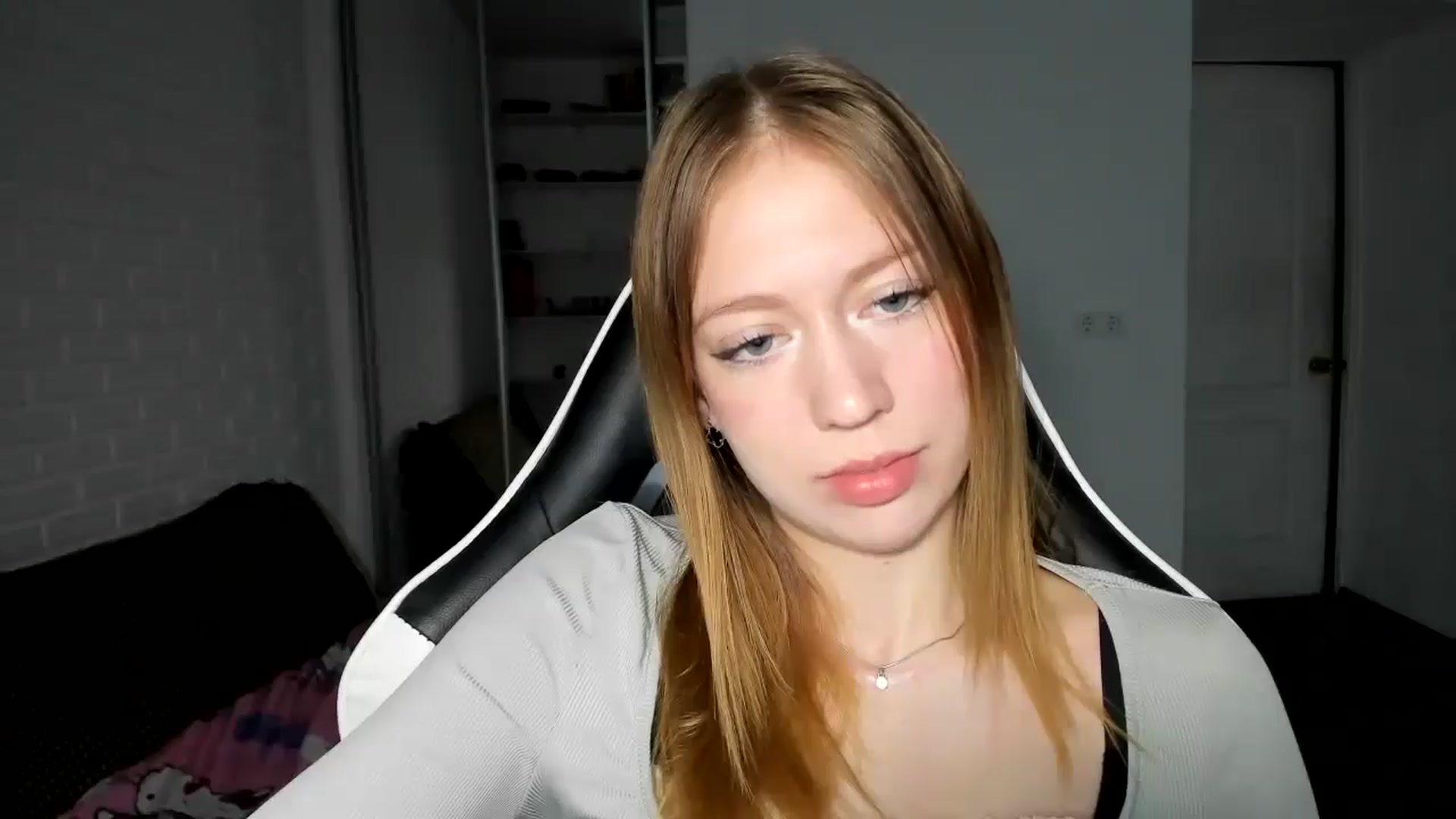 Gallery image thumbnail from RoboSasha's myfreecams stream on, 11/14/2024, 14:04 image 17 of 20