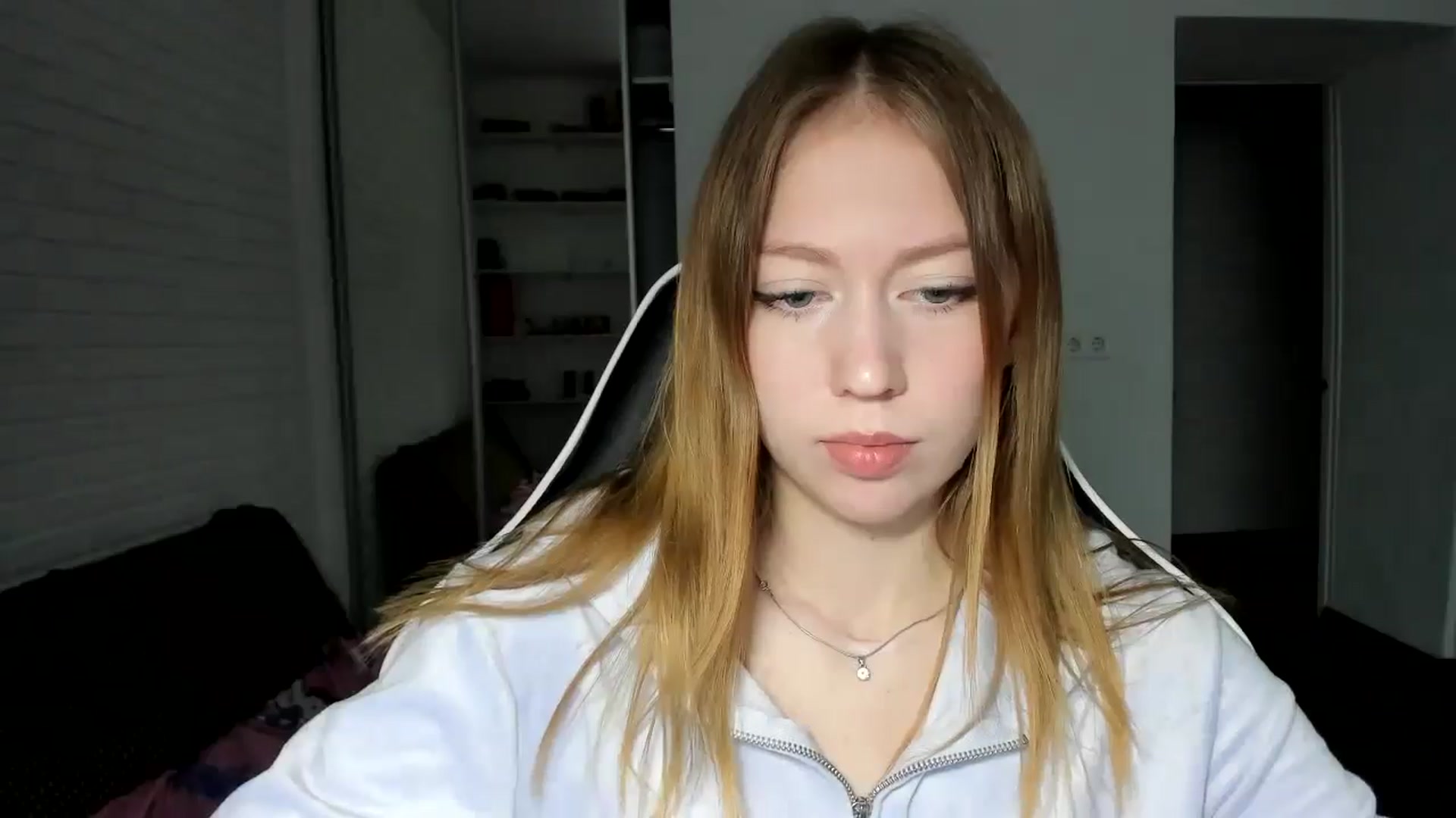 Gallery image thumbnail from RoboSasha's myfreecams stream on, 11/21/2024, 12:38 image 3 of 20