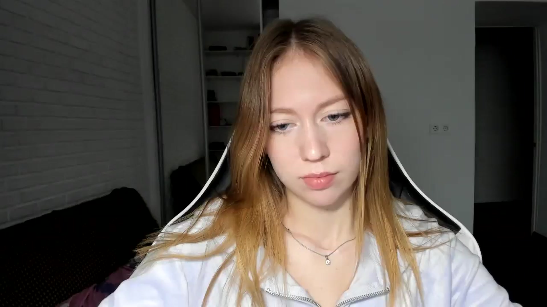 Gallery image thumbnail from RoboSasha's myfreecams stream on, 11/21/2024, 12:38 image 8 of 20