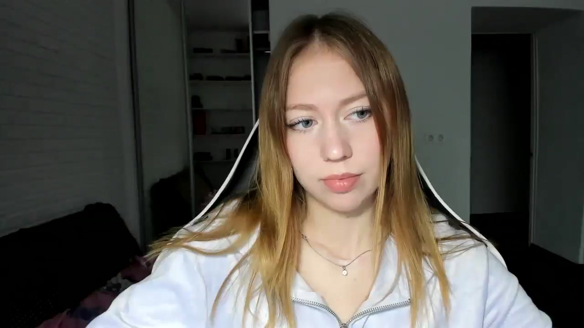 Gallery image thumbnail from RoboSasha's myfreecams stream on, 11/21/2024, 12:38 image 5 of 20