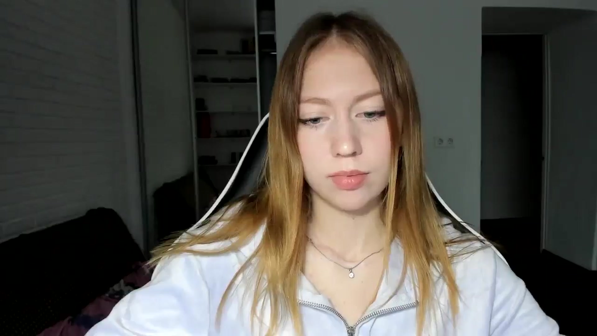 Gallery image thumbnail from RoboSasha's myfreecams stream on, 11/21/2024, 12:38 image 4 of 20