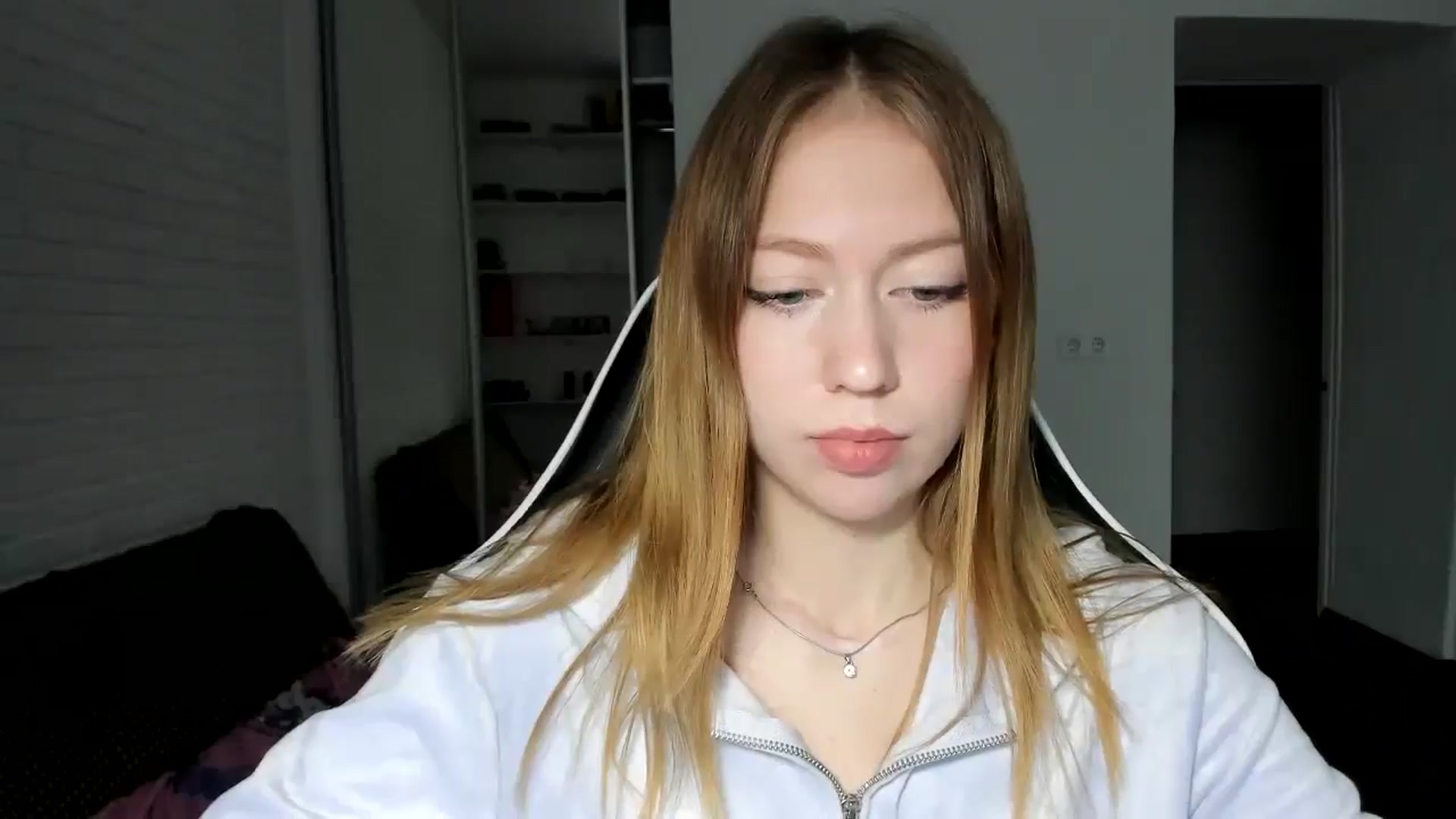 Gallery image thumbnail from RoboSasha's myfreecams stream on, 11/21/2024, 12:38 image 2 of 20