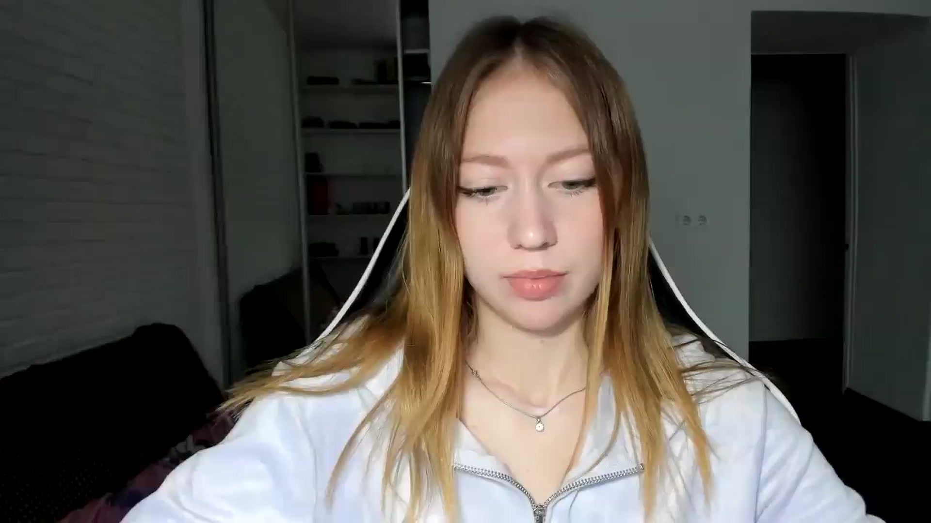 Gallery image thumbnail from RoboSasha's myfreecams stream on, 11/21/2024, 12:38 image 1 of 20
