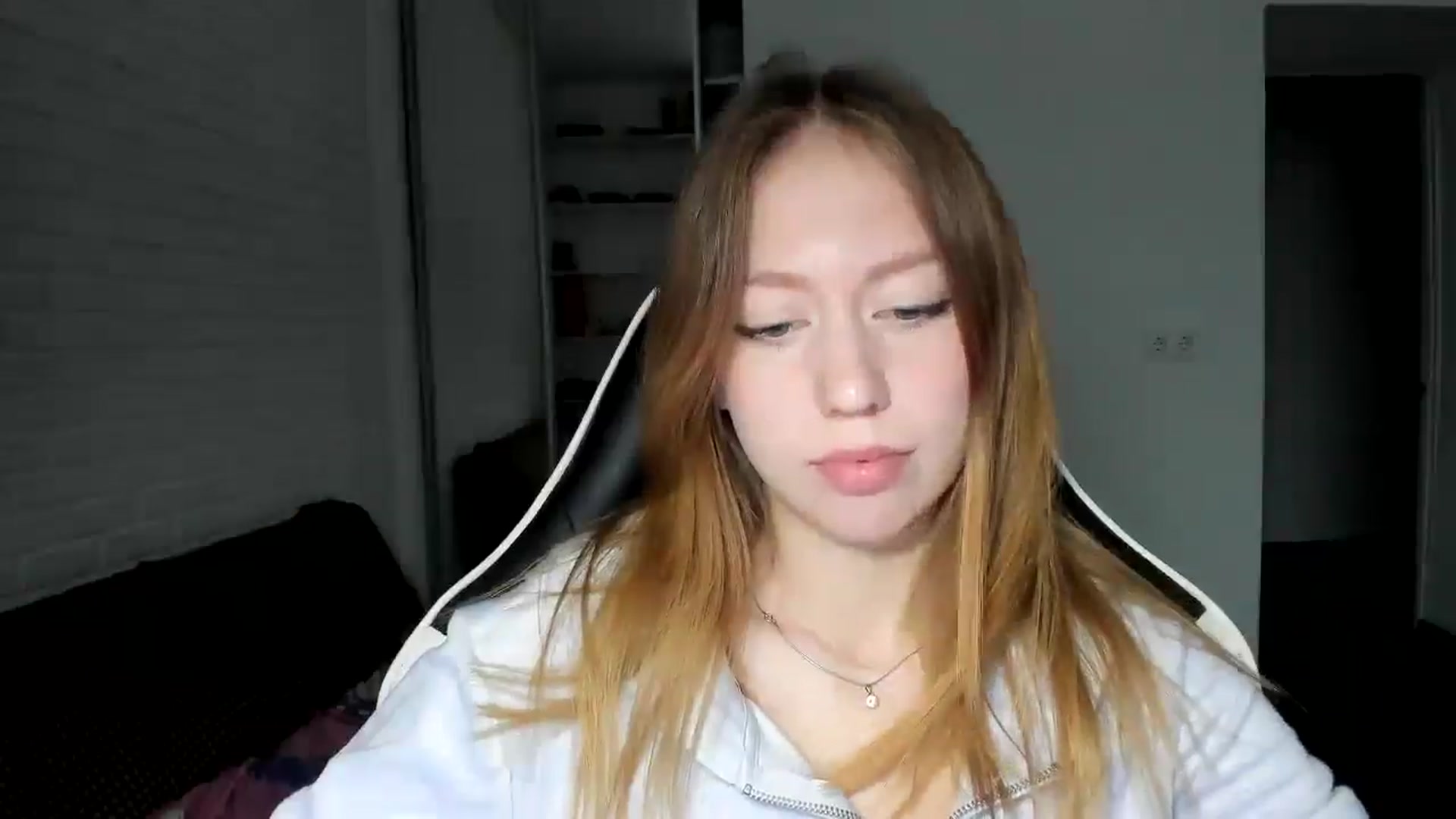 Gallery image thumbnail from RoboSasha's myfreecams stream on, 11/21/2024, 12:38 image 13 of 20