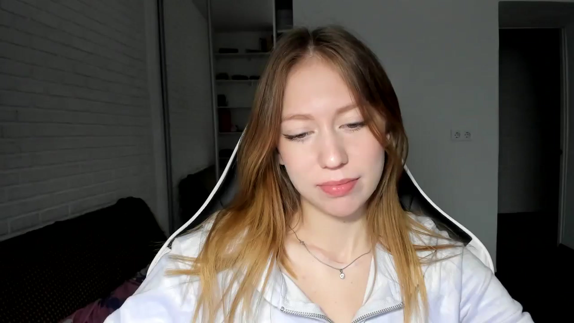 Gallery image thumbnail from RoboSasha's myfreecams stream on, 11/21/2024, 12:38 image 11 of 20