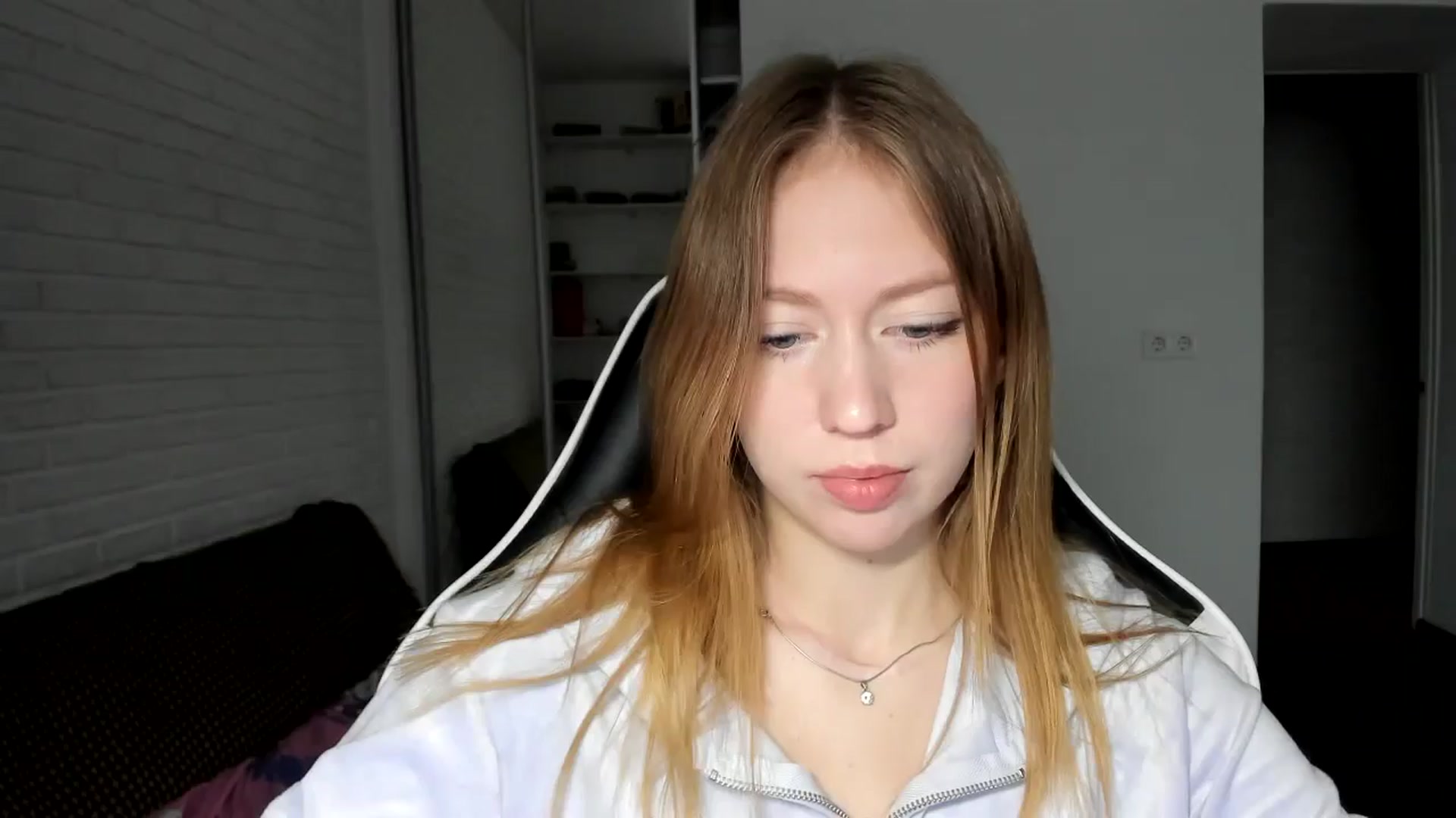 Gallery image thumbnail from RoboSasha's myfreecams stream on, 11/21/2024, 12:38 image 9 of 20