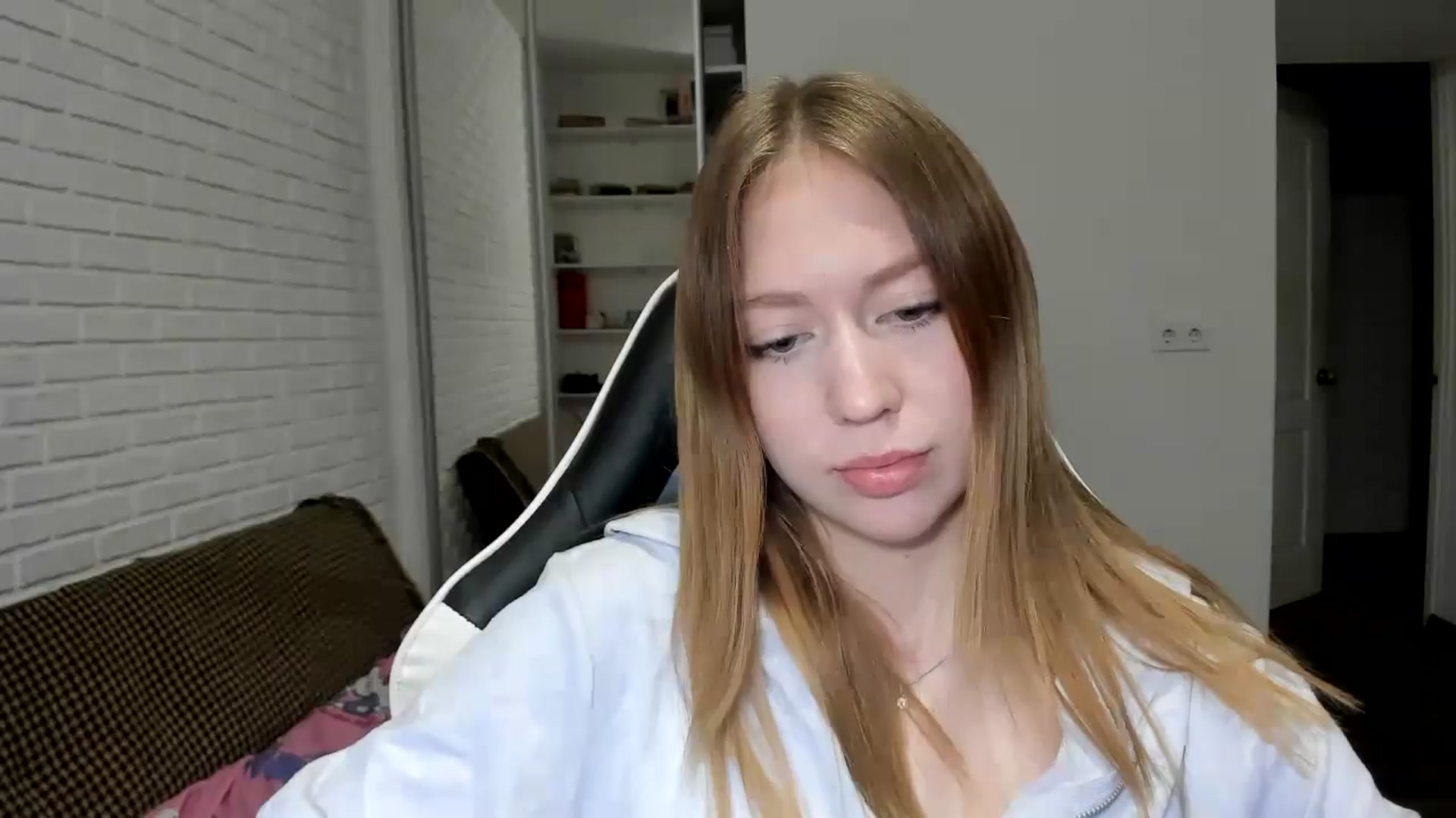 Gallery image thumbnail from RoboSasha's myfreecams stream on, 11/21/2024, 14:41 image 4 of 20