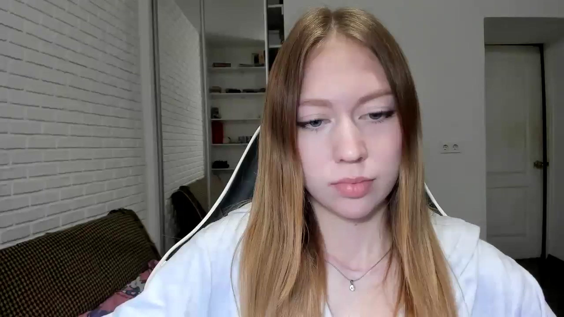 Gallery image thumbnail from RoboSasha's myfreecams stream on, 11/21/2024, 14:41 image 1 of 20