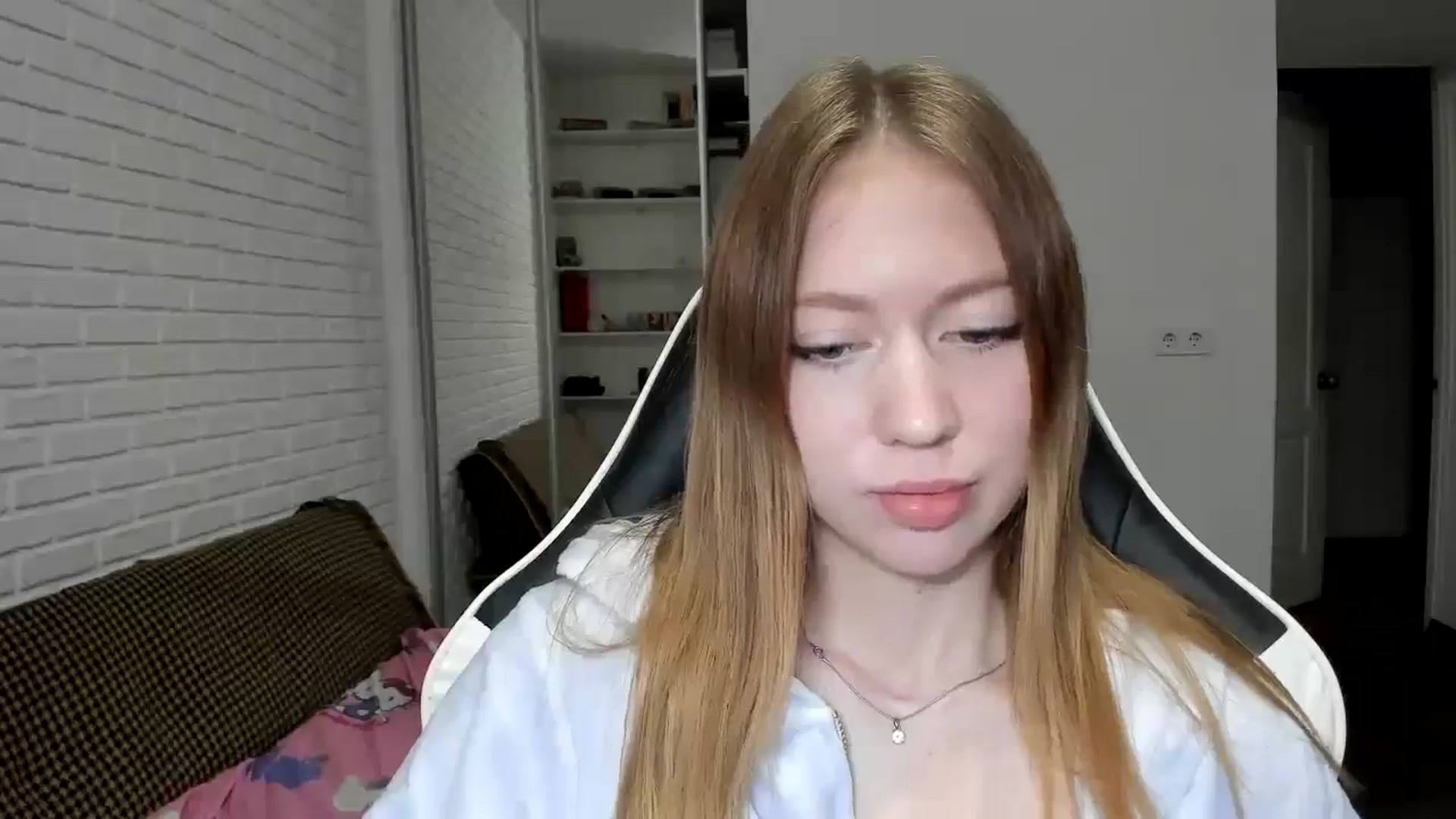 Gallery image thumbnail from RoboSasha's myfreecams stream on, 11/21/2024, 14:41 image 14 of 20
