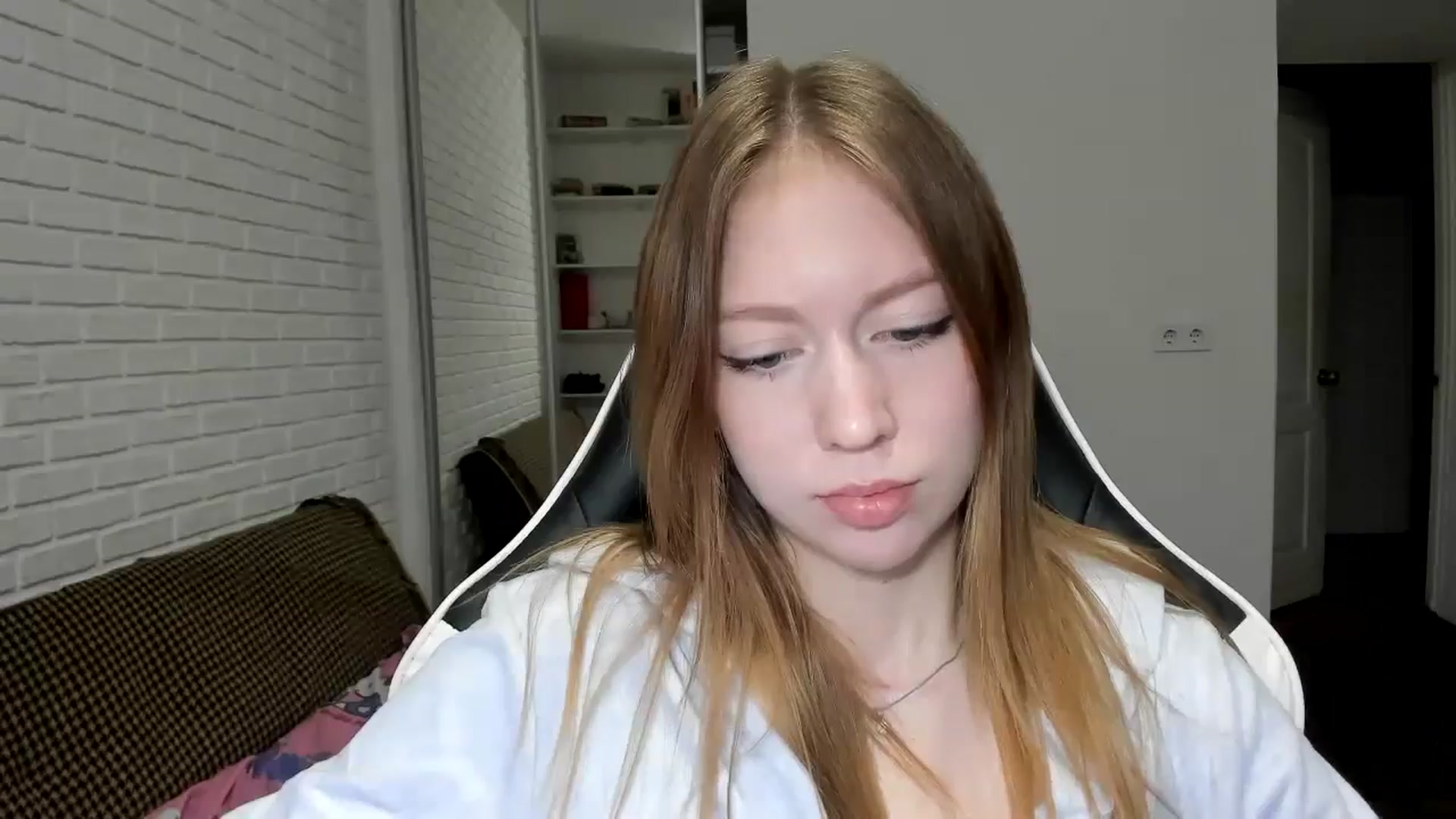 Gallery image thumbnail from RoboSasha's myfreecams stream on, 11/21/2024, 14:41 image 7 of 20
