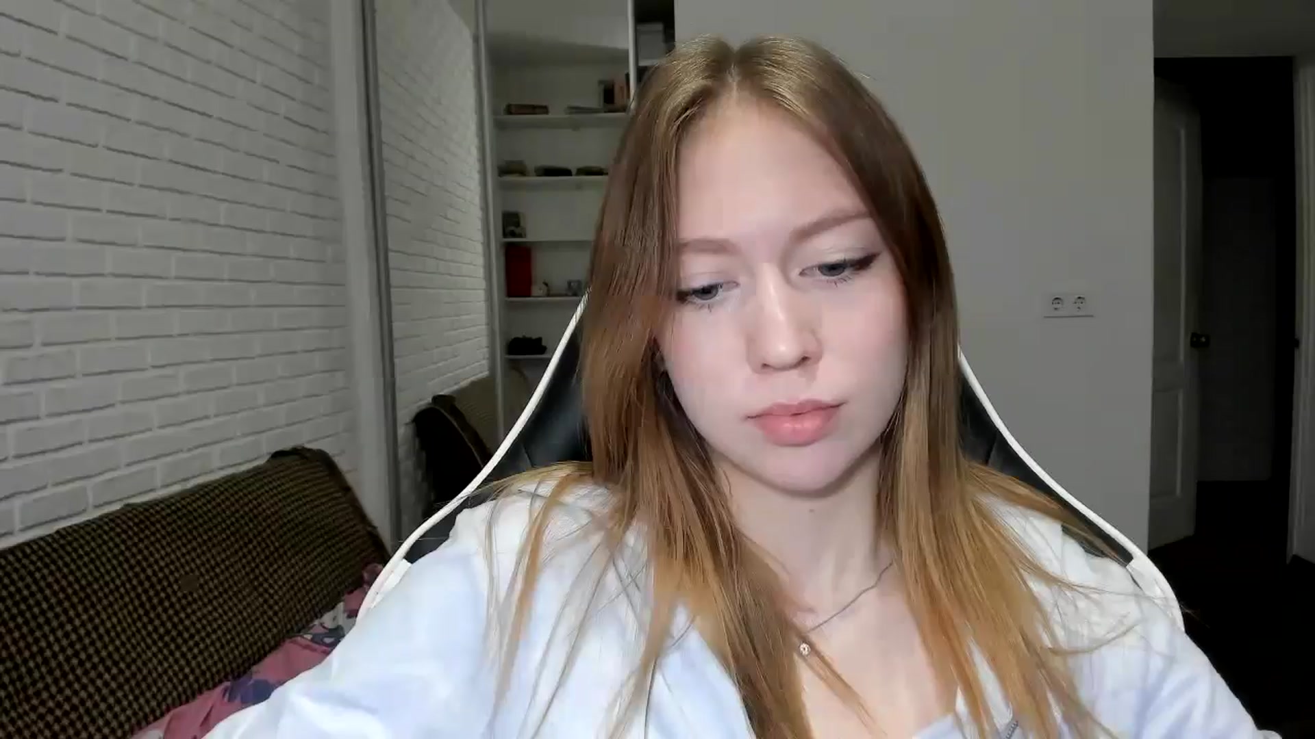 Gallery image thumbnail from RoboSasha's myfreecams stream on, 11/21/2024, 14:41 image 5 of 20