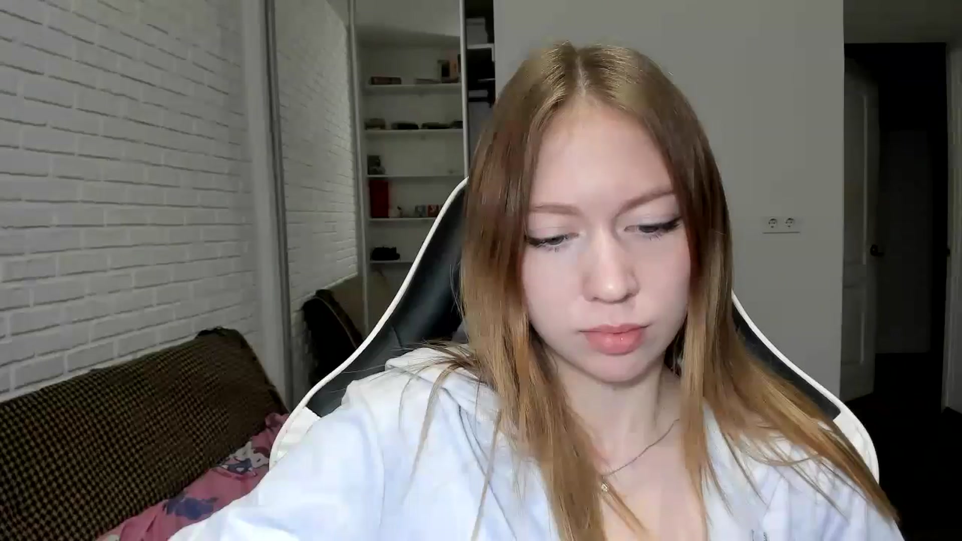 Gallery image thumbnail from RoboSasha's myfreecams stream on, 11/21/2024, 14:41 image 10 of 20