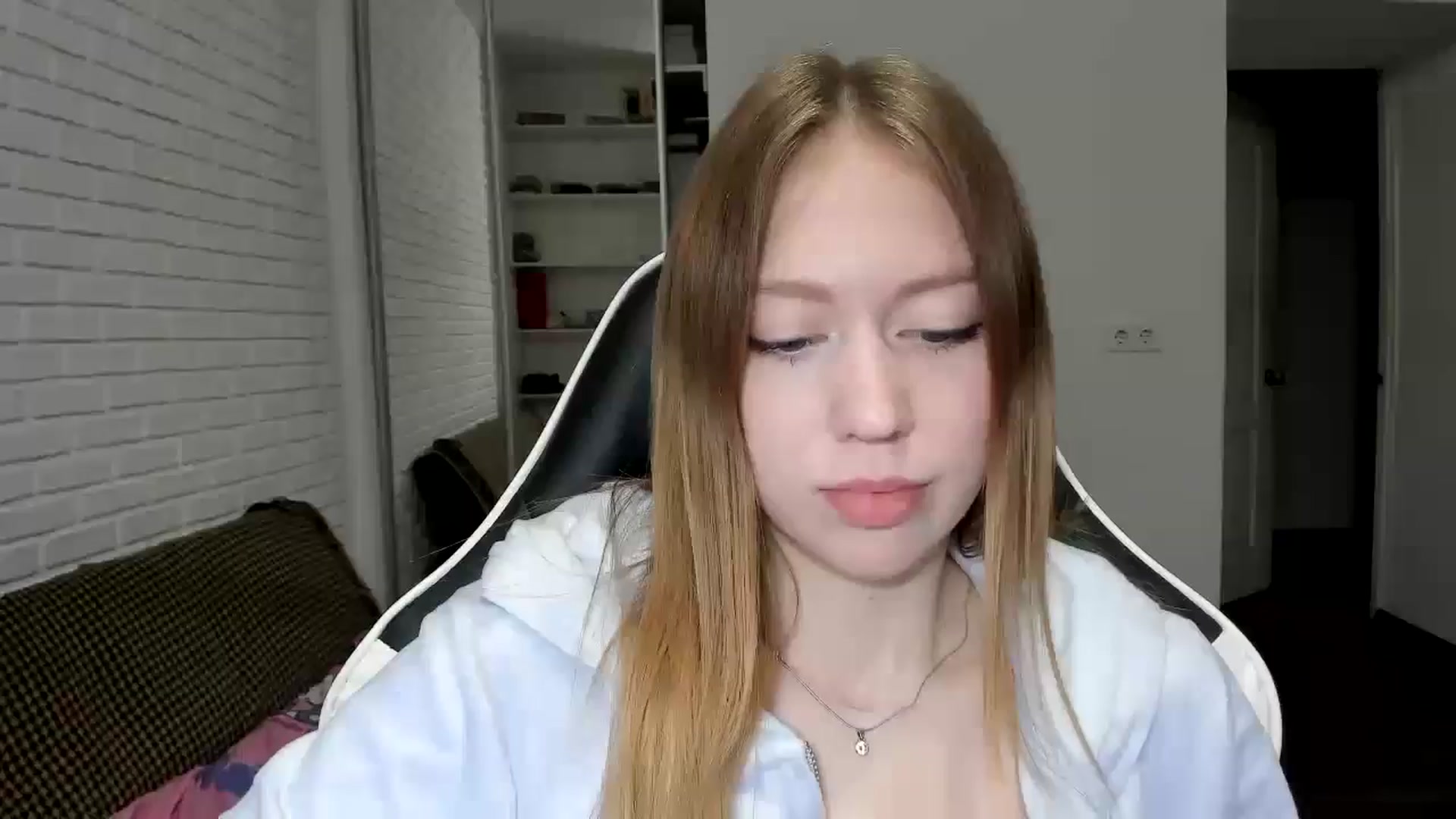 Gallery image thumbnail from RoboSasha's myfreecams stream on, 11/21/2024, 14:41 image 20 of 20