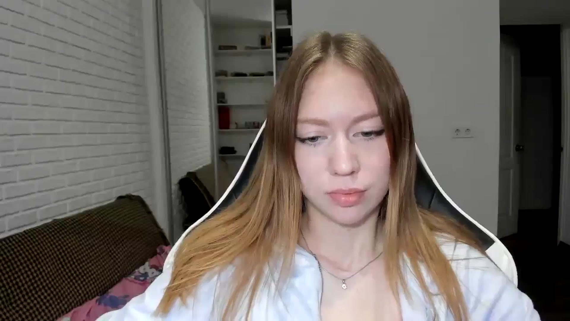 Gallery image thumbnail from RoboSasha's myfreecams stream on, 11/21/2024, 14:41 image 12 of 20