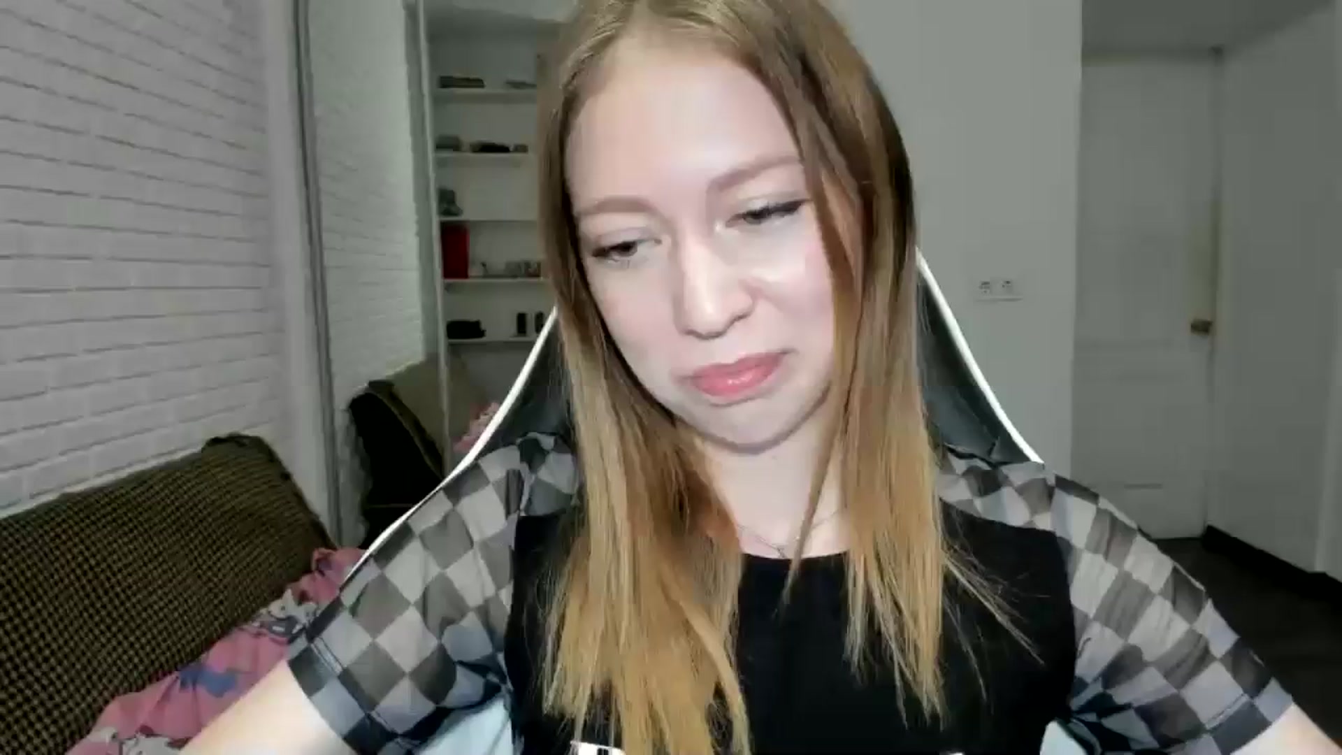 Gallery image thumbnail from RoboSasha's myfreecams stream on, 11/23/2024, 18:52 image 17 of 20